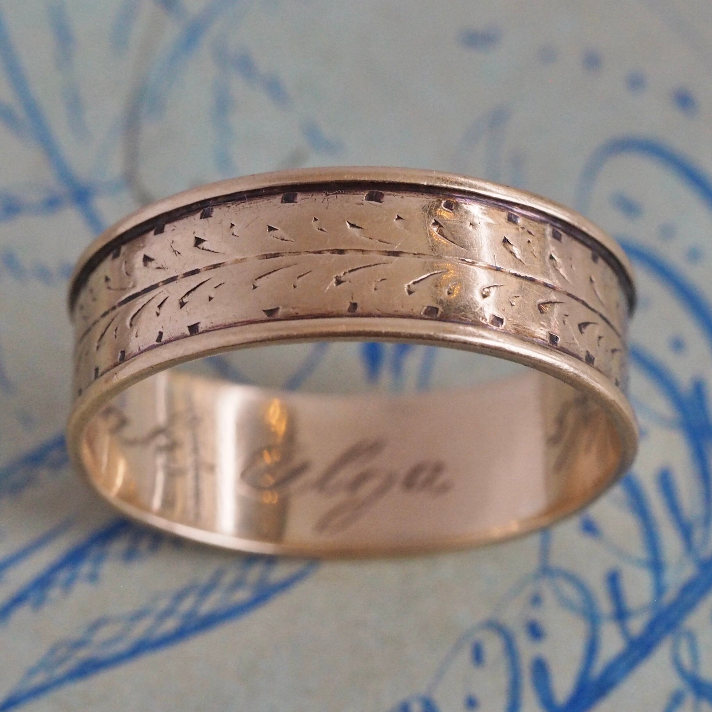 Swedish c. 1939 18k Gold Engraved Wedding Band