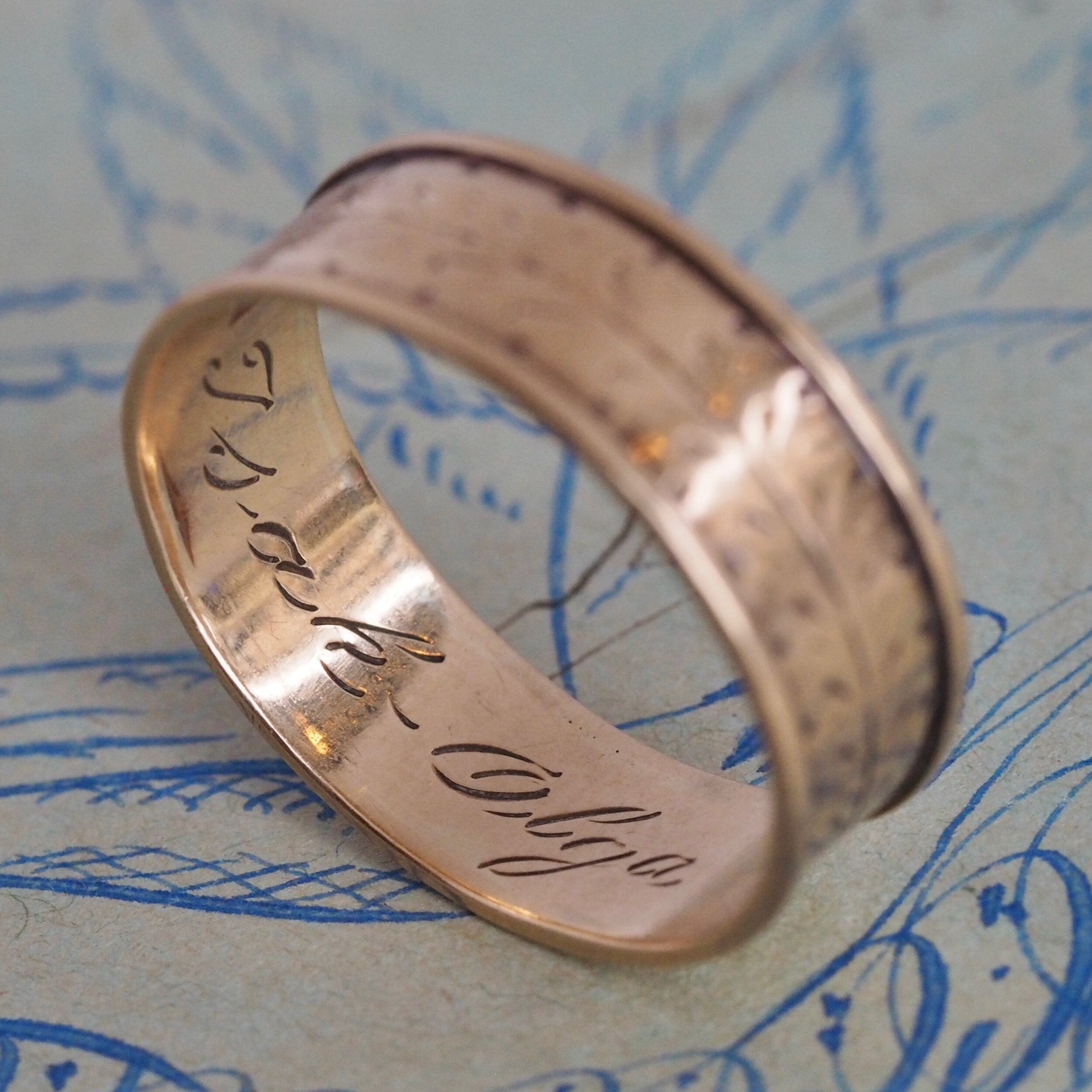Swedish c. 1939 18k Gold Engraved Wedding Band