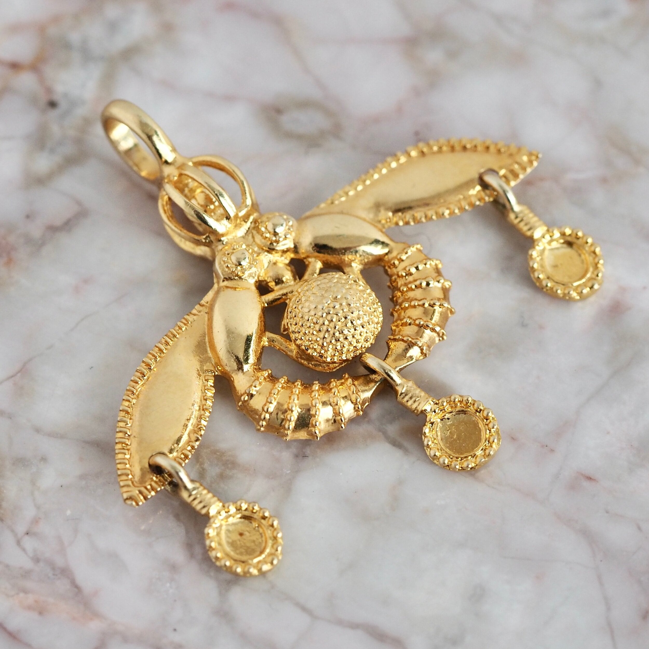 Vintage 14k Gold Malia Bee Pendant