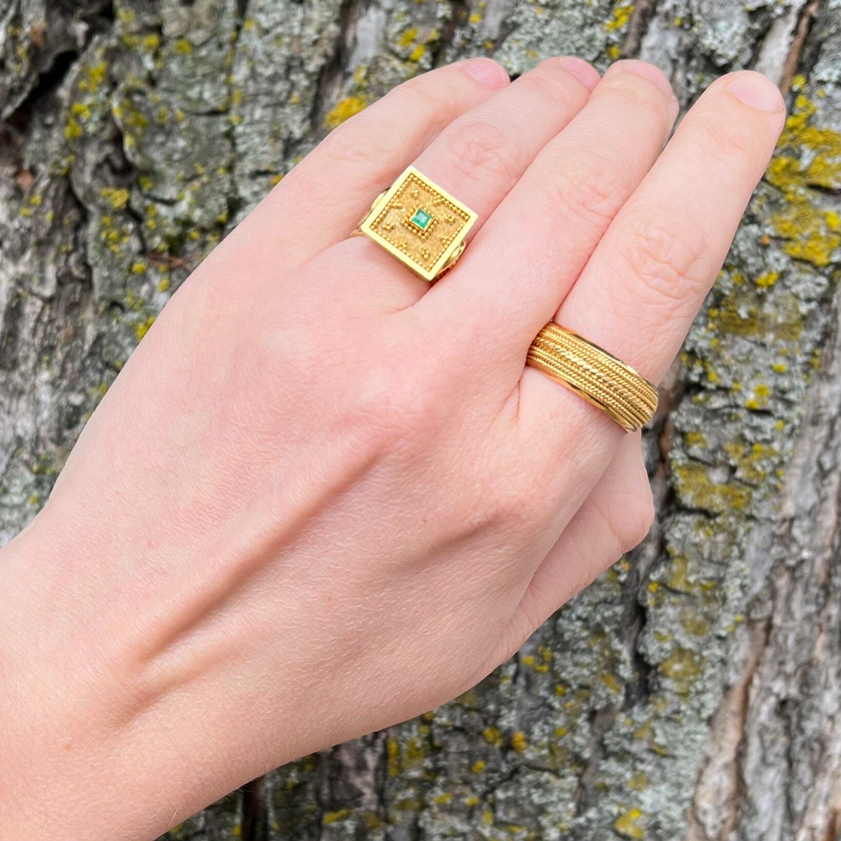 Vintage 18k Gold Greek Emerald Ring