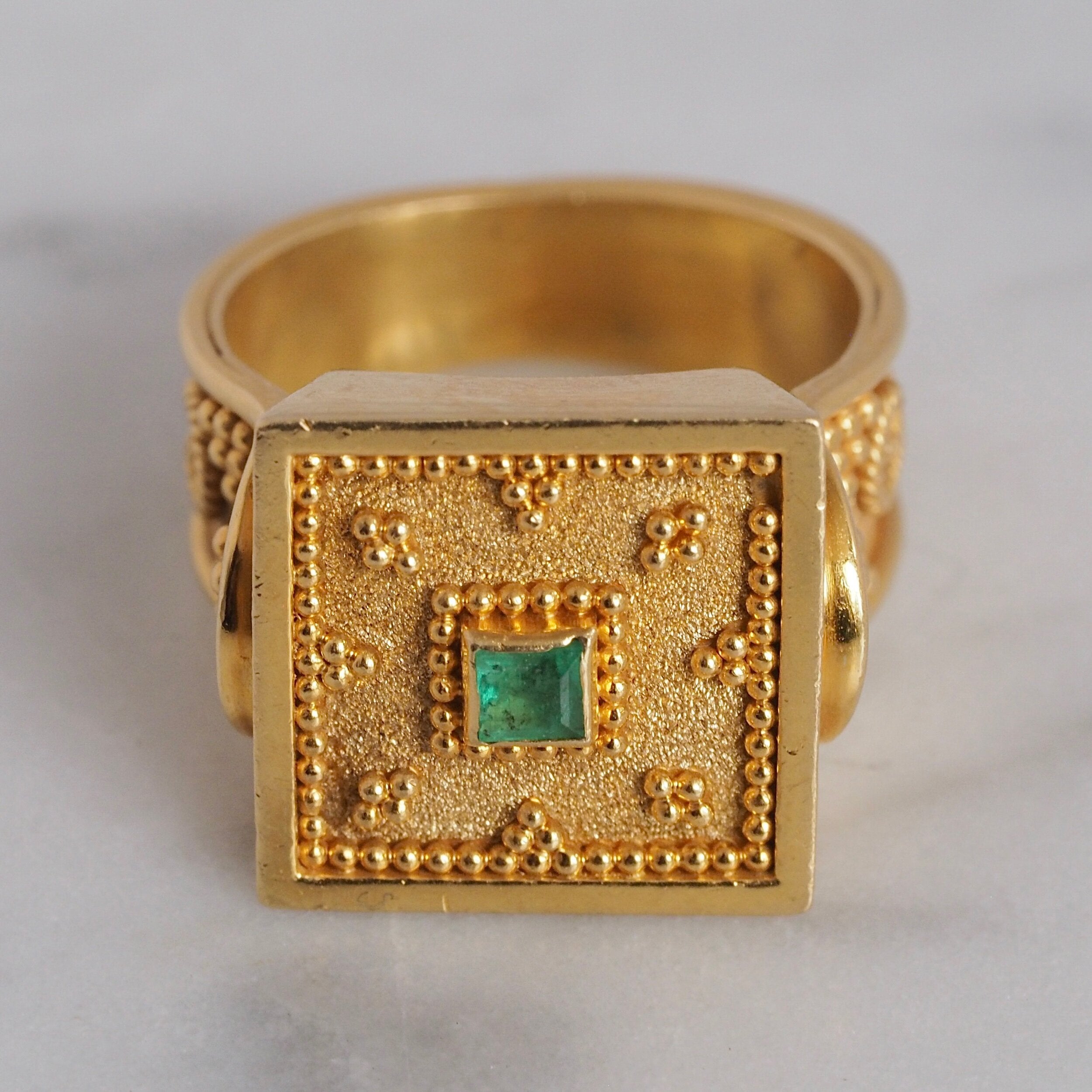 Vintage 18k Gold Greek Emerald Ring