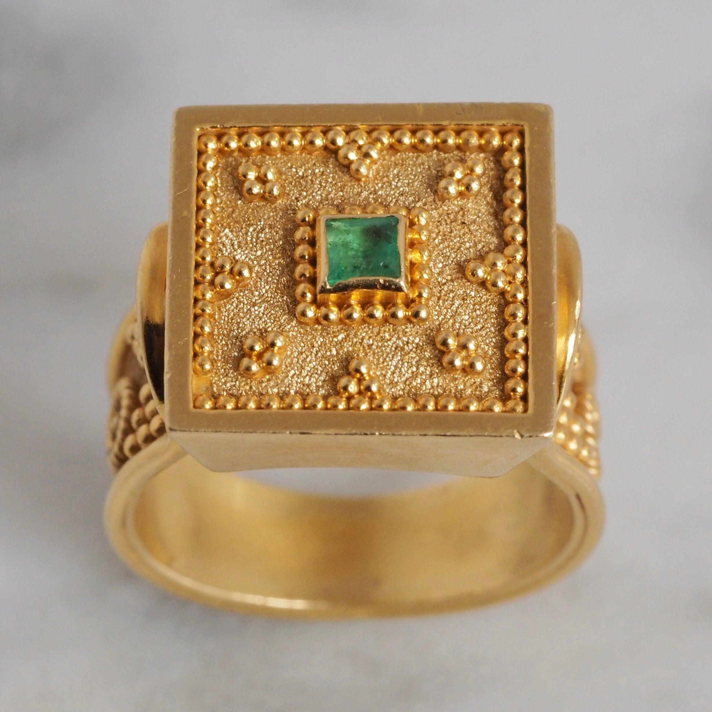 Vintage 18k Gold Greek Emerald Ring
