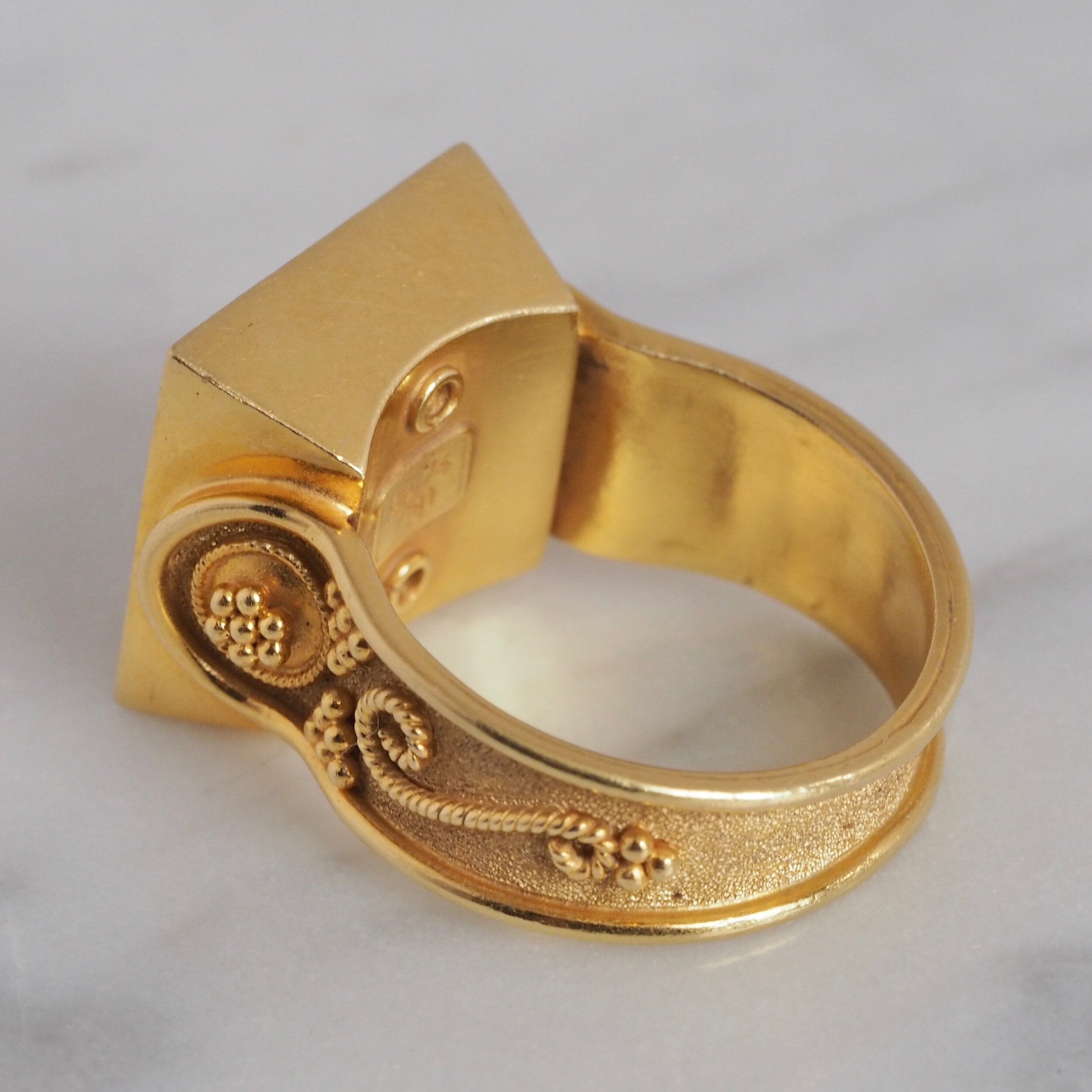 Vintage 18k Gold Greek Emerald Ring