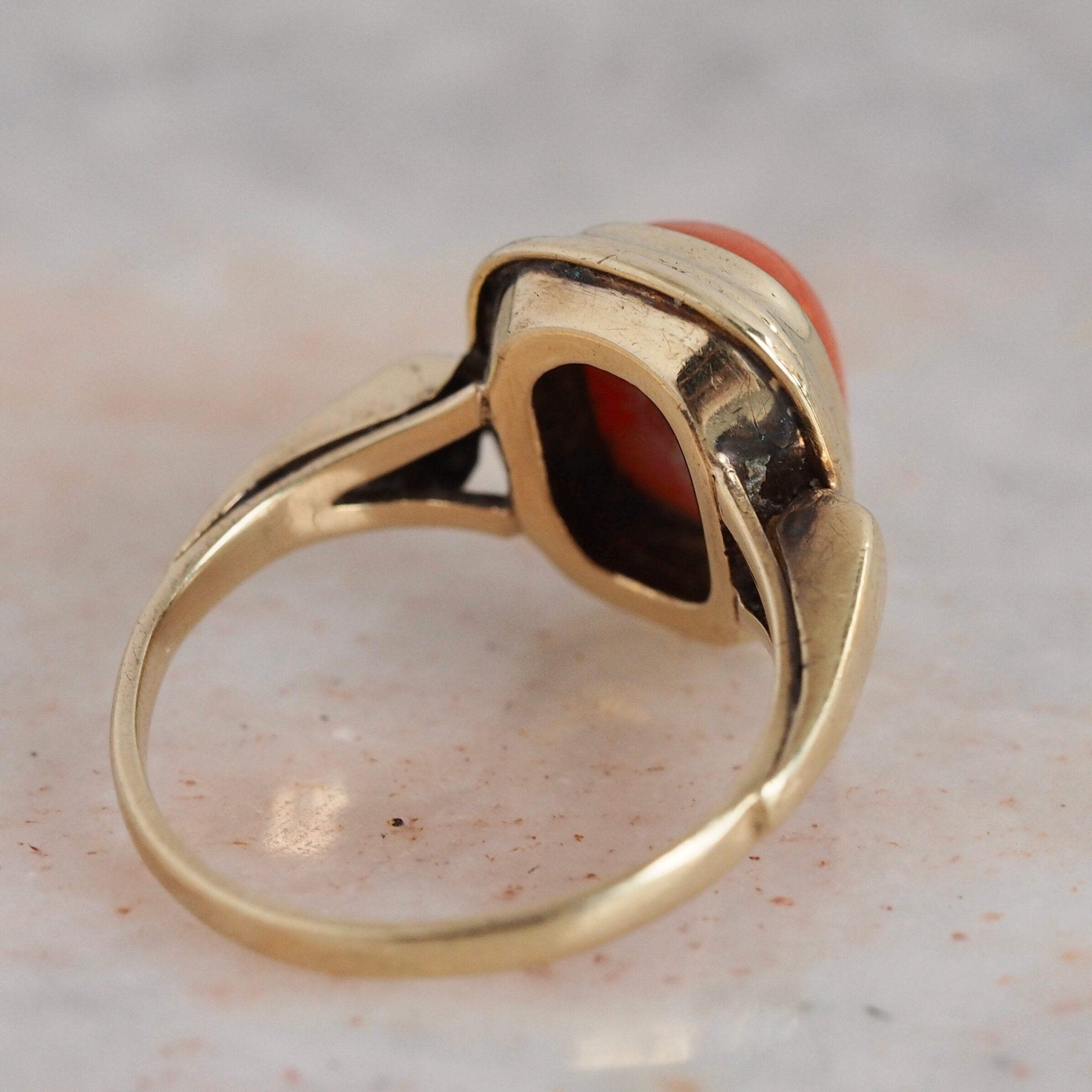 Vintage 8k Gold Coral Ring