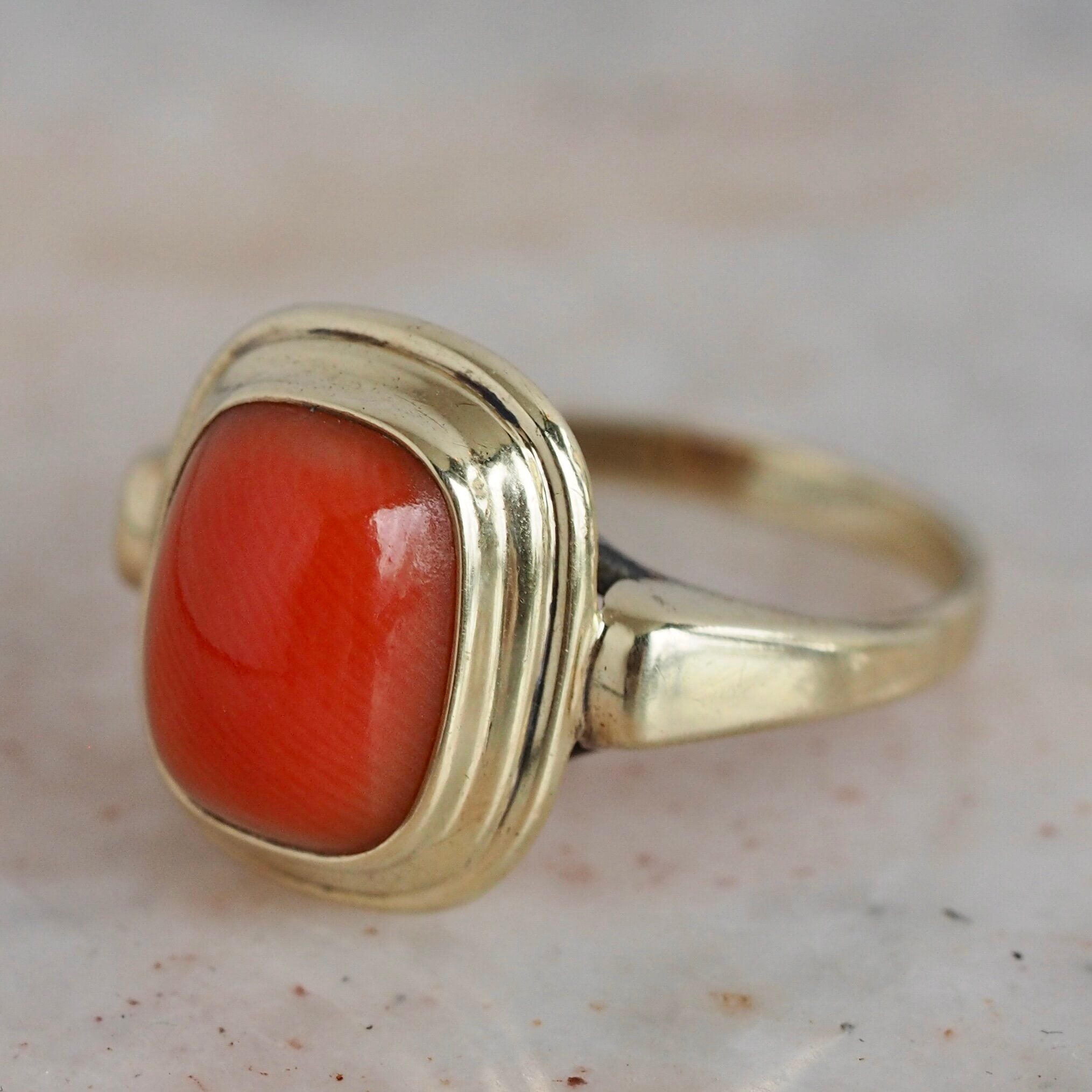 Vintage 8k Gold Coral Ring