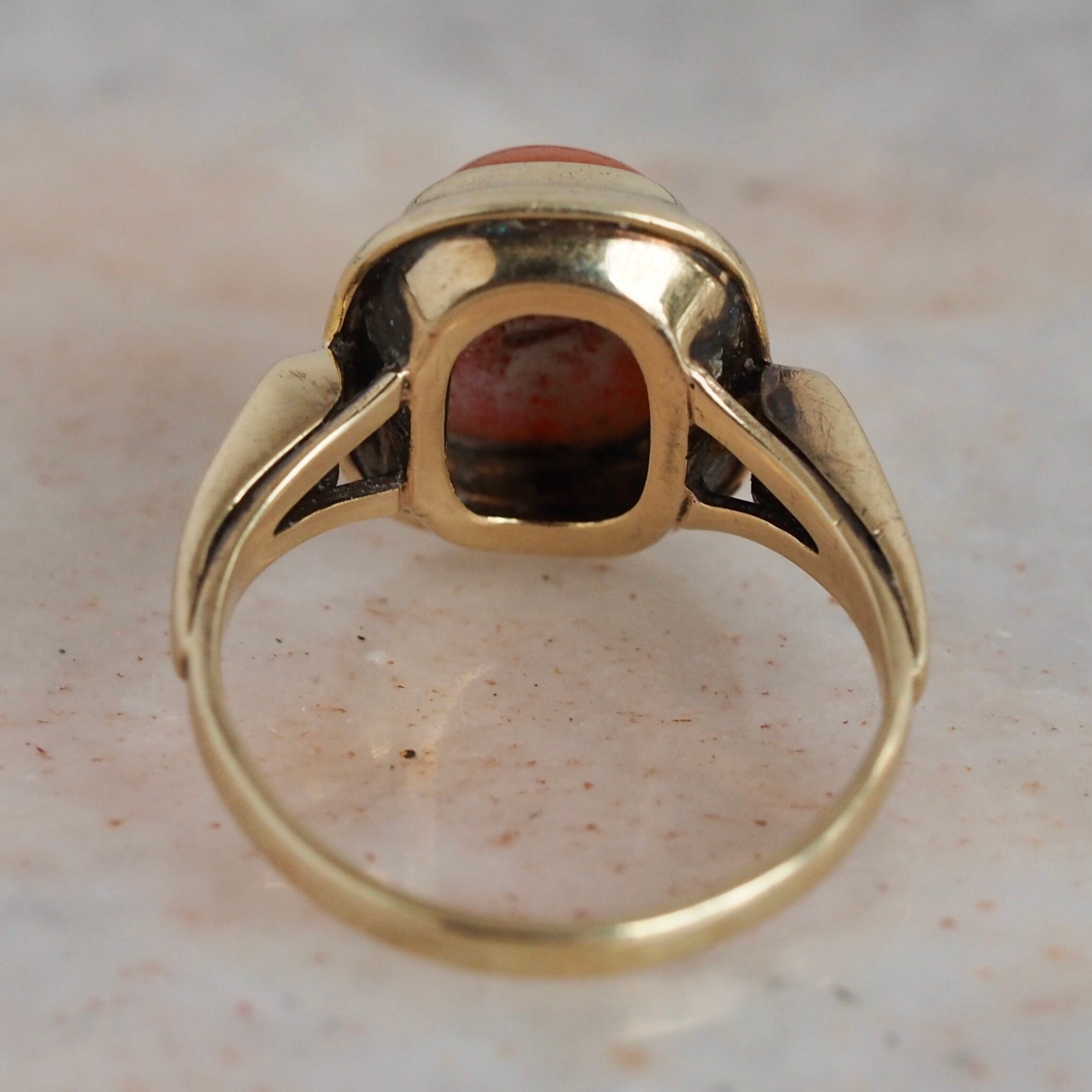 Vintage 8k Gold Coral Ring