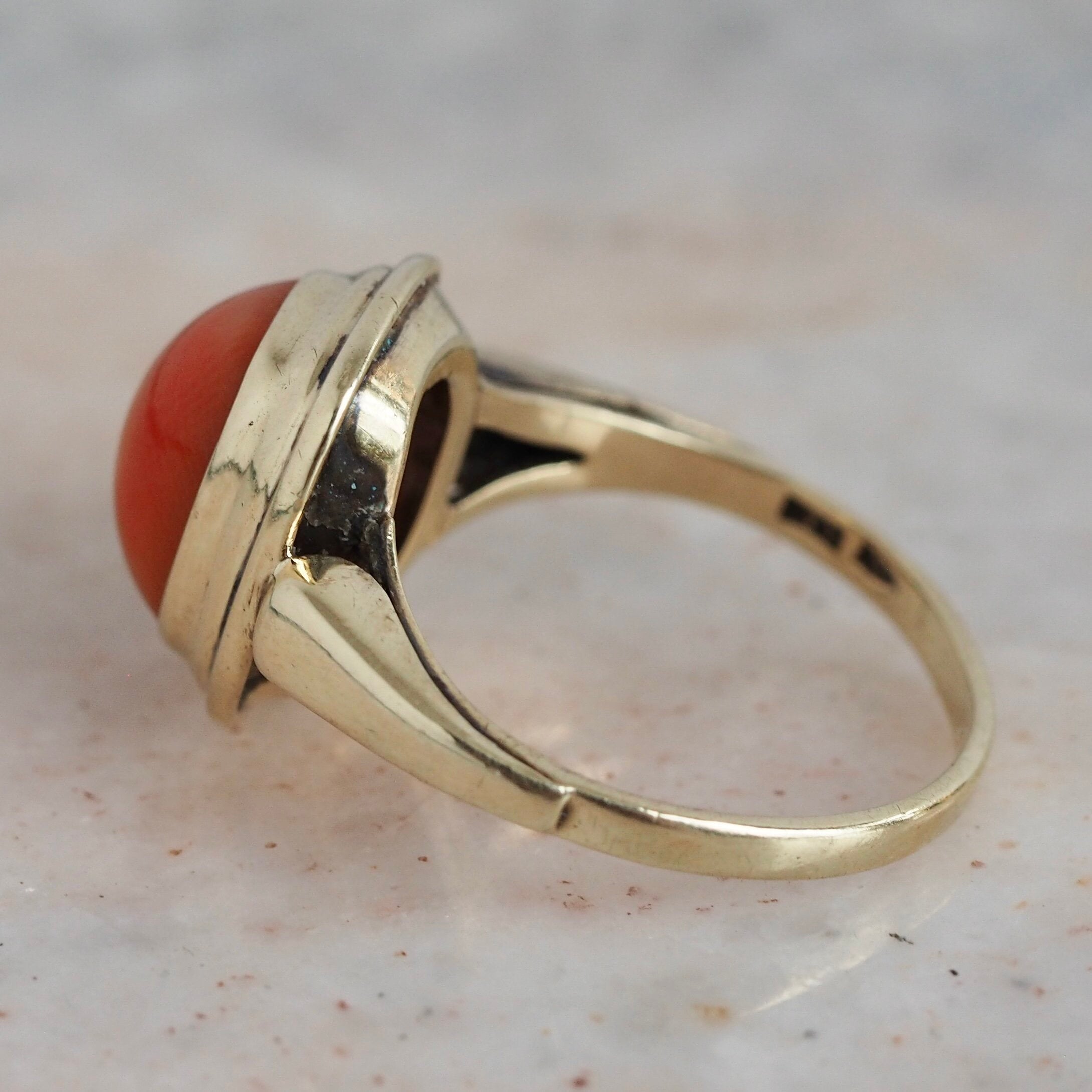 Vintage 8k Gold Coral Ring