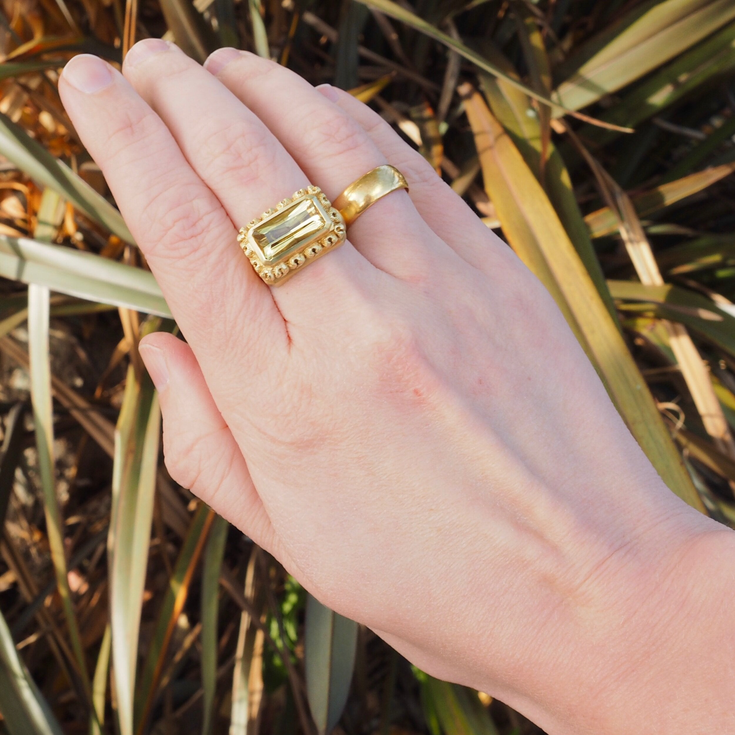 Vintage Citrine 18k Gold Douglas Elliott Ring