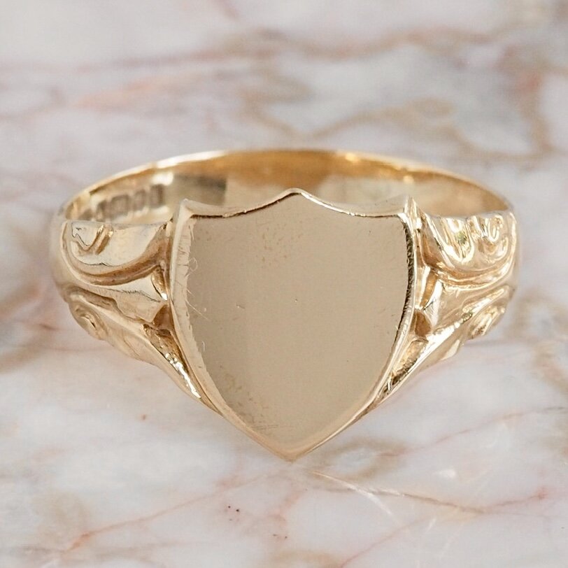 Vintage English 9k Gold Shield Signet Ring