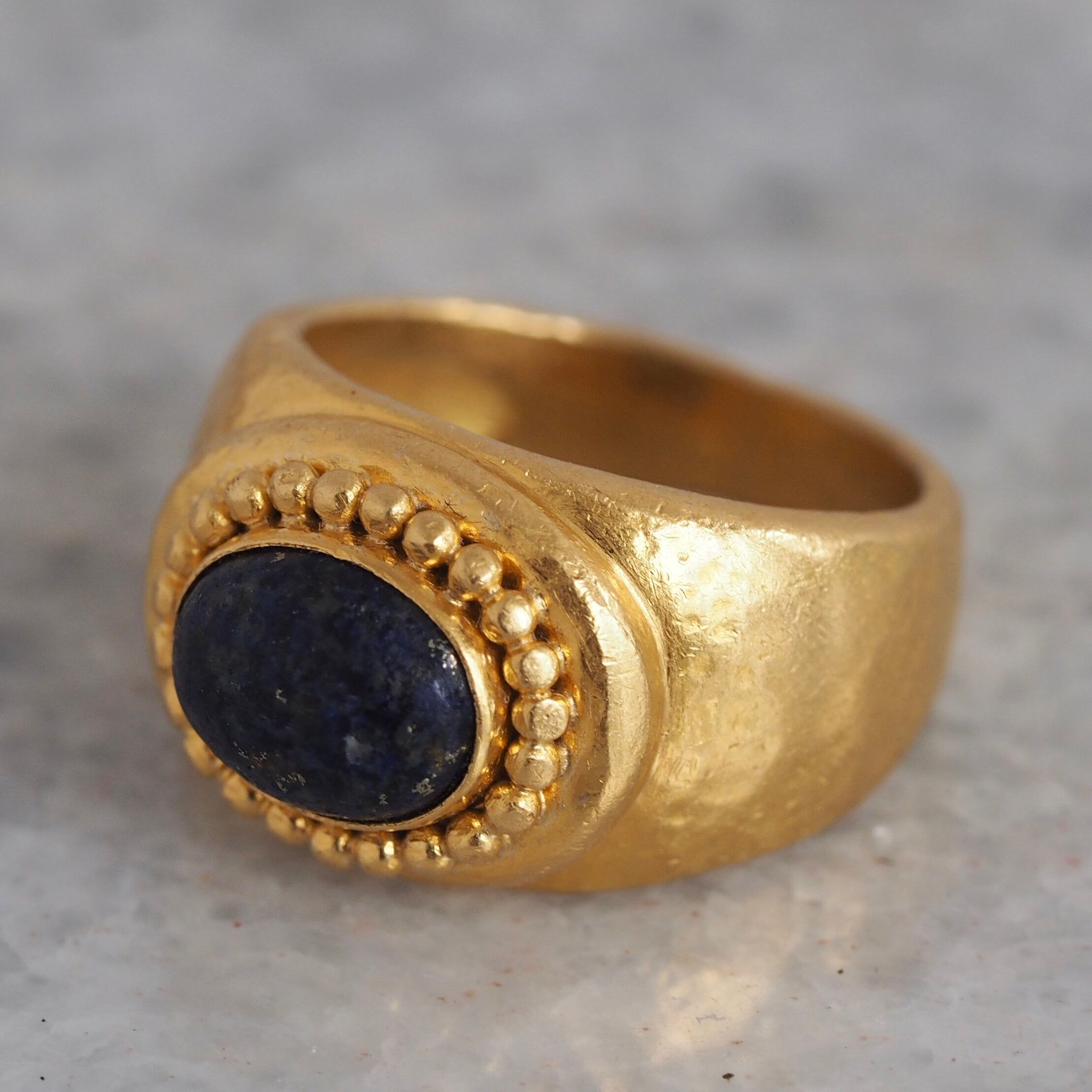 Vintage Greek 22k Gold Lapis Ancient Style Ring