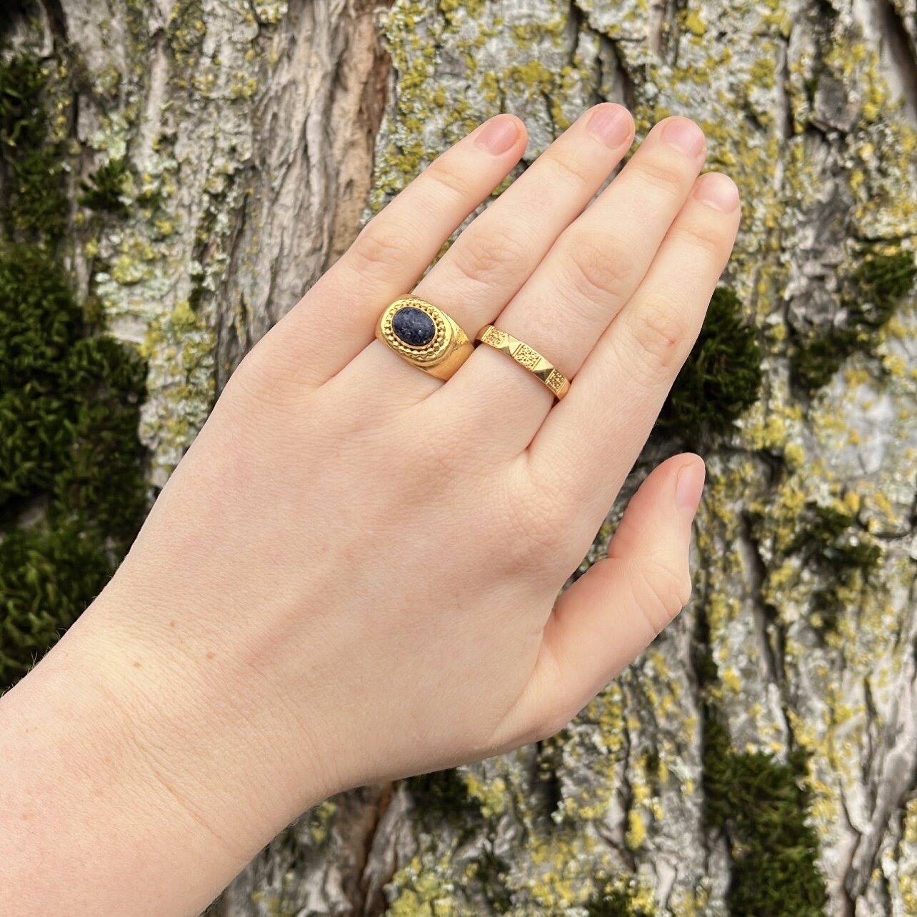 Vintage Greek 22k Gold Lapis Ancient Style Ring