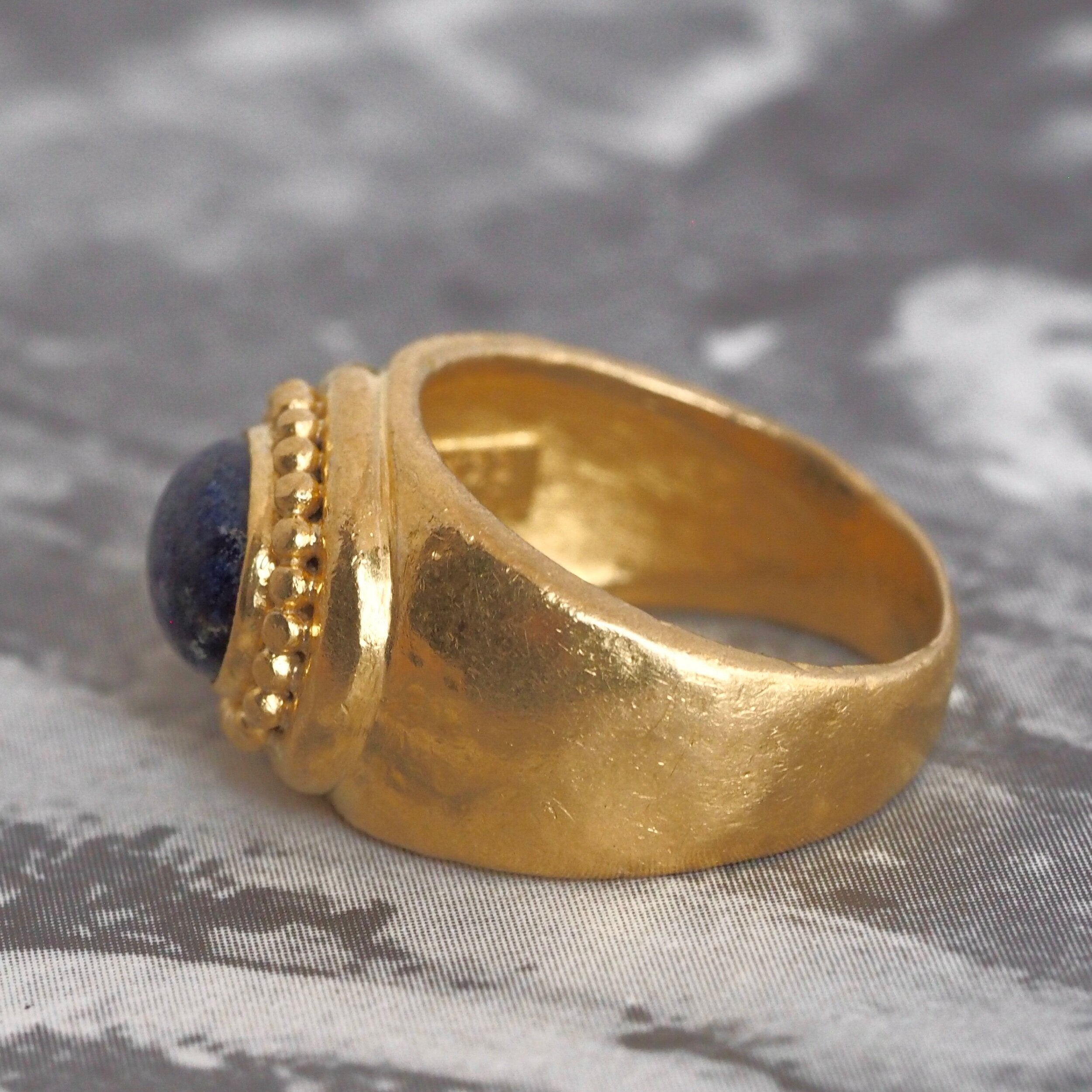 Vintage Greek 22k Gold Lapis Ancient Style Ring