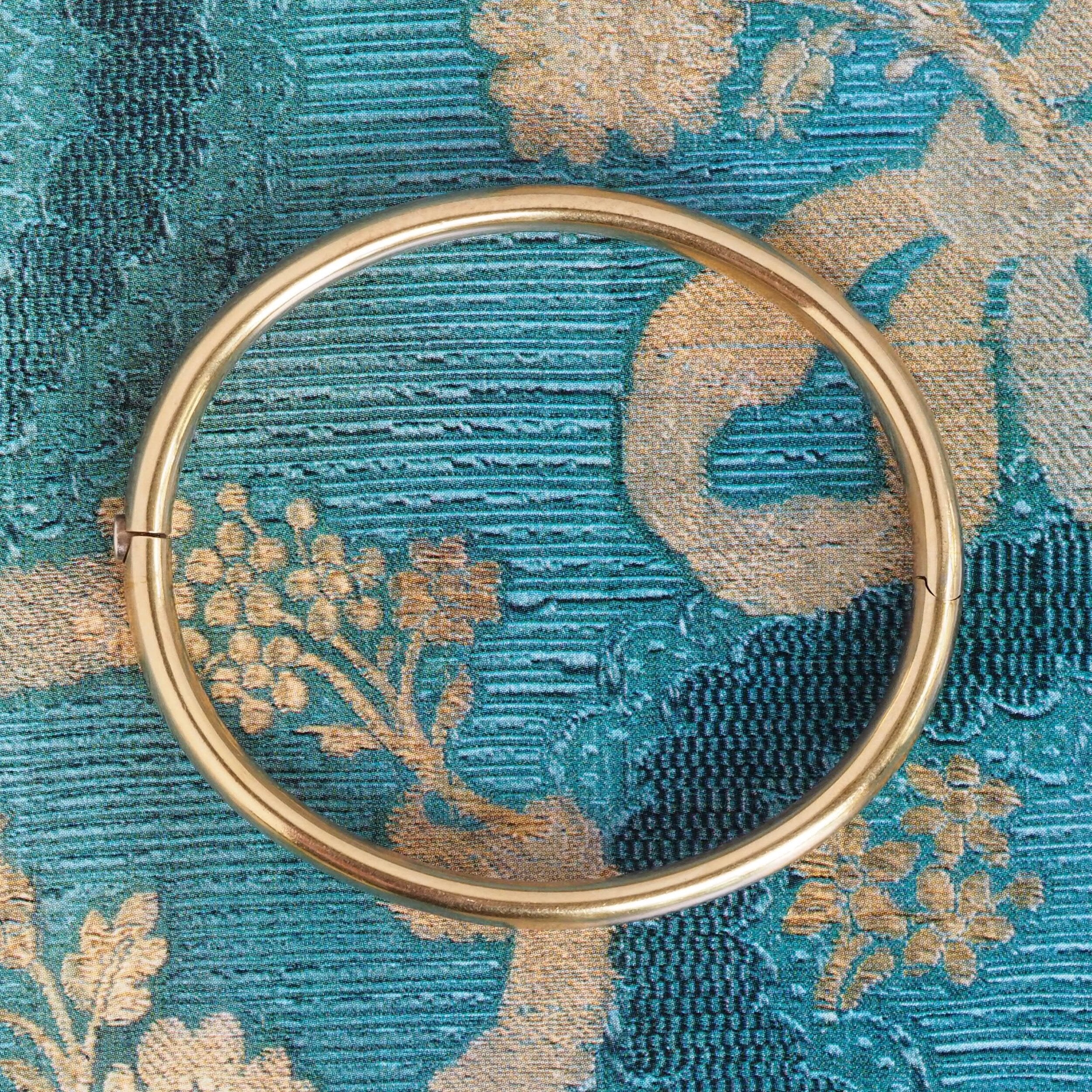 Vintage Italian 18k Gold Puffy Hinged Bangle