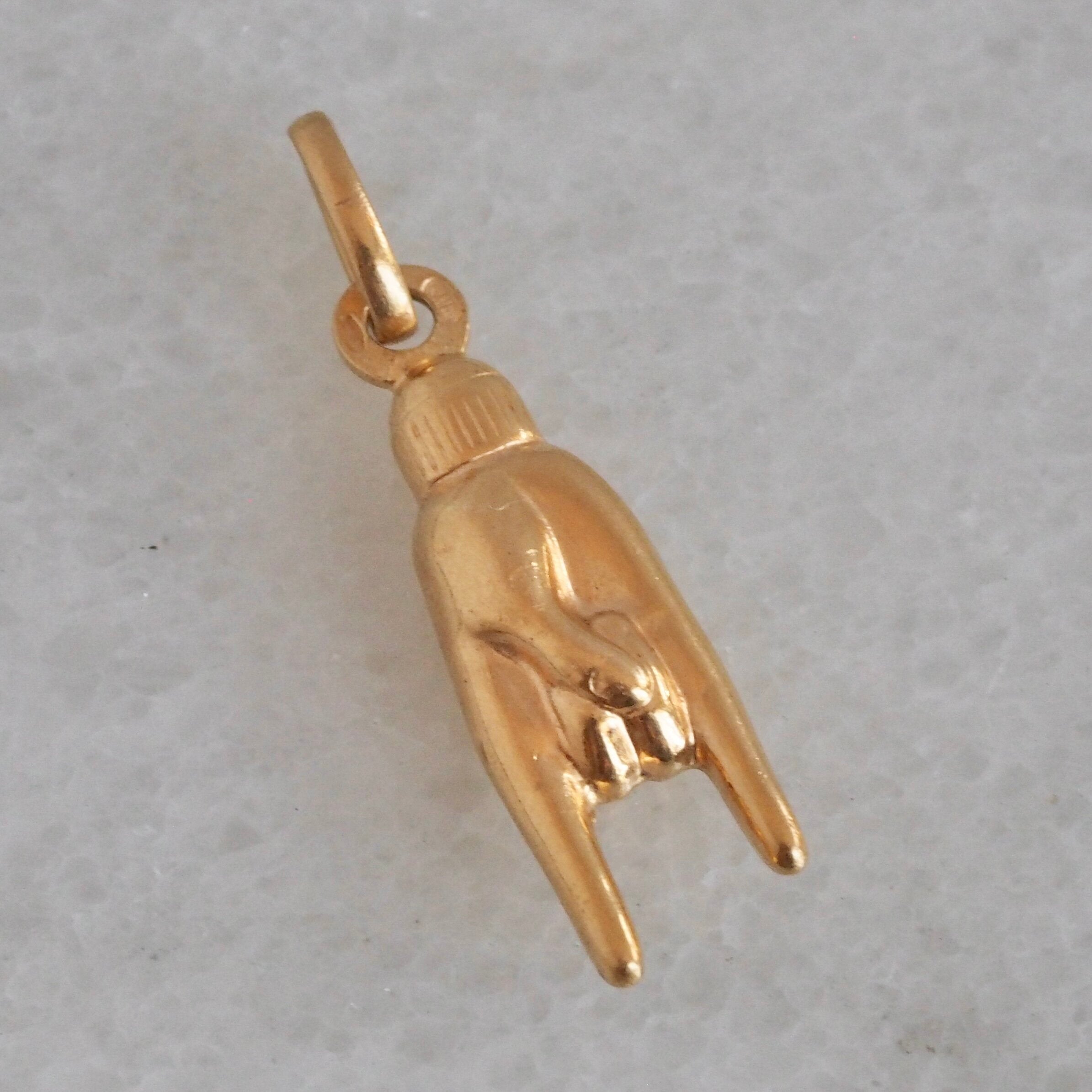 Vintage Italian Large 18k Gold Mano Cornuto Charm