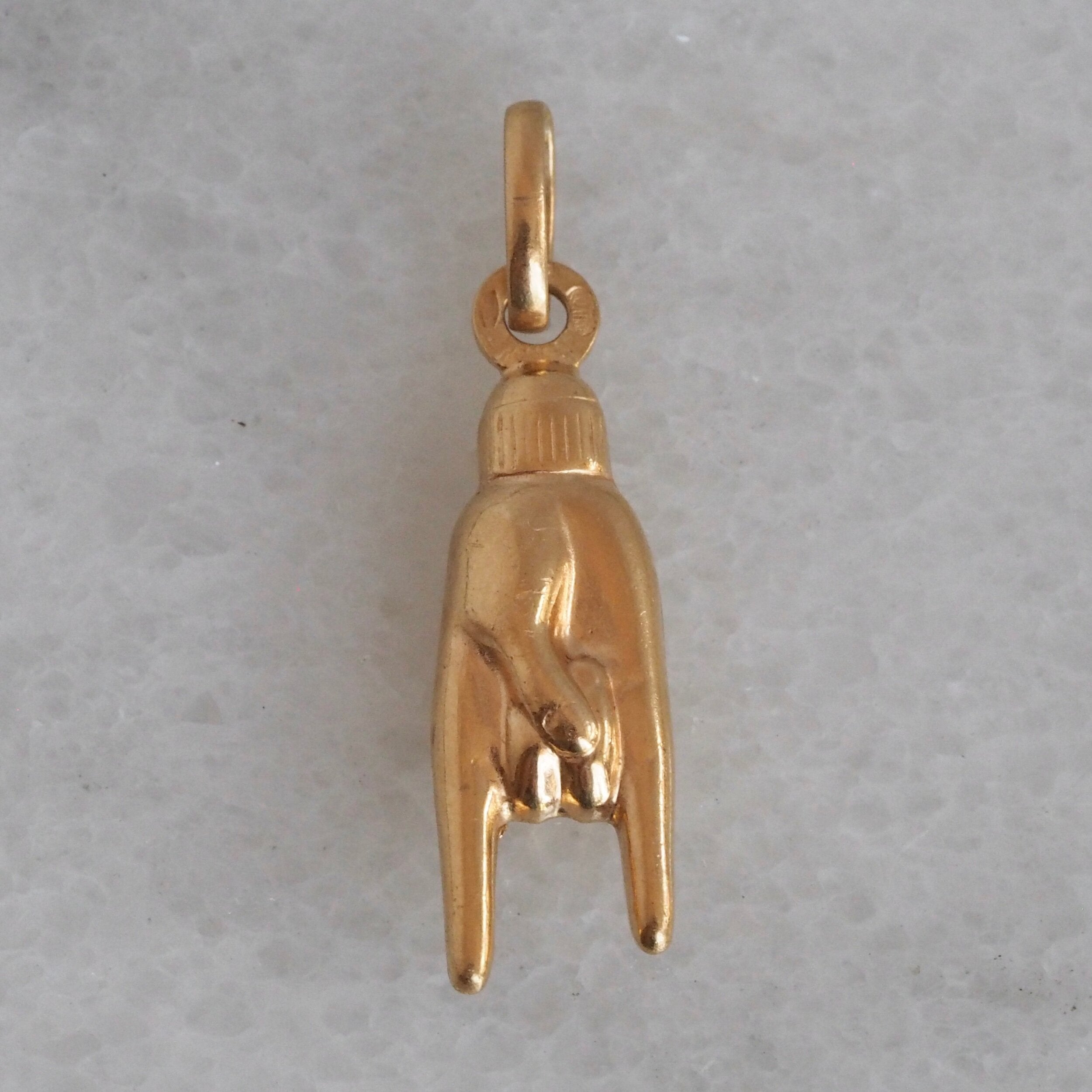 Vintage Italian Large 18k Gold Mano Cornuto Charm