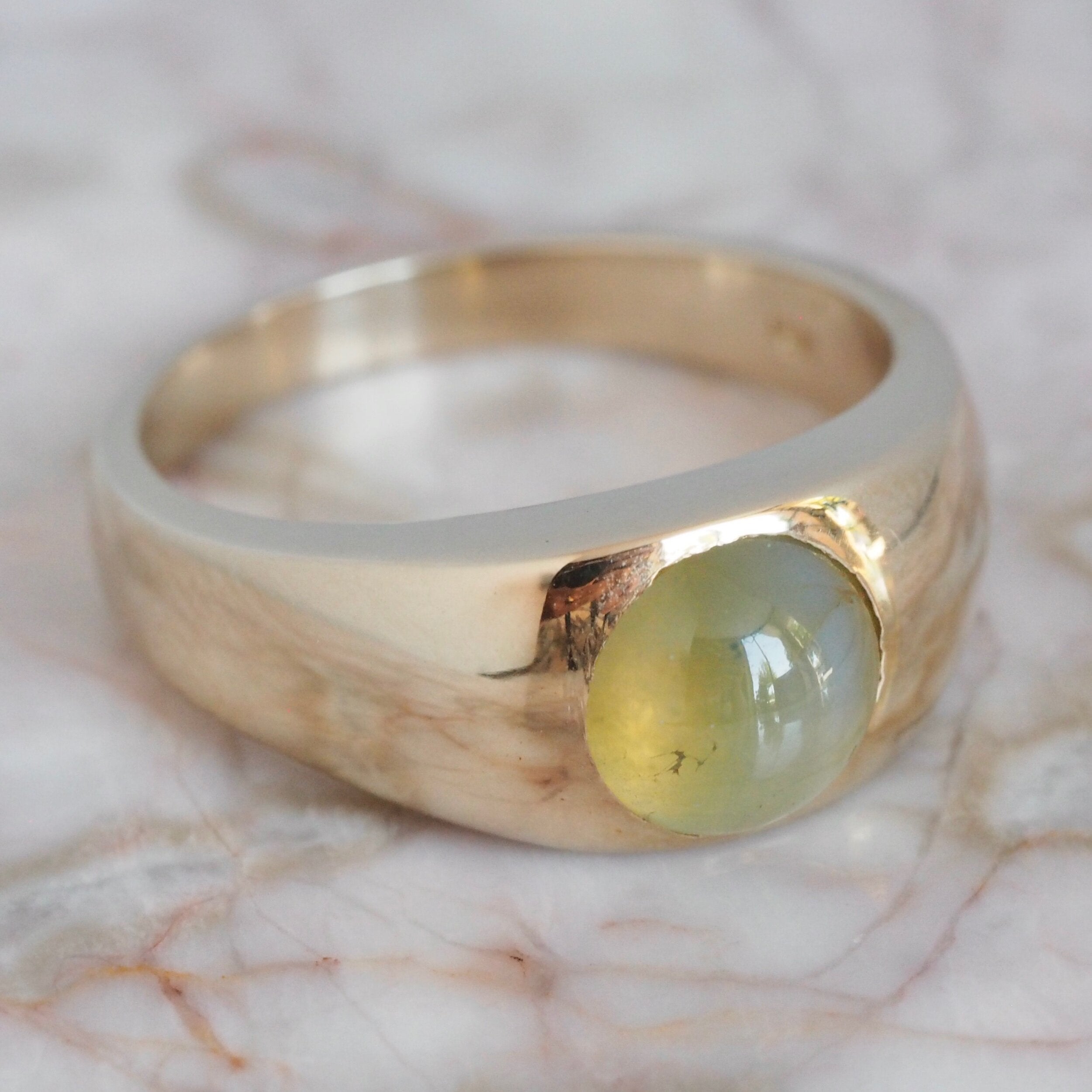 Vintage Modernist 14k Gold Cabochon Cat's Eye Chrysoberyl Ring