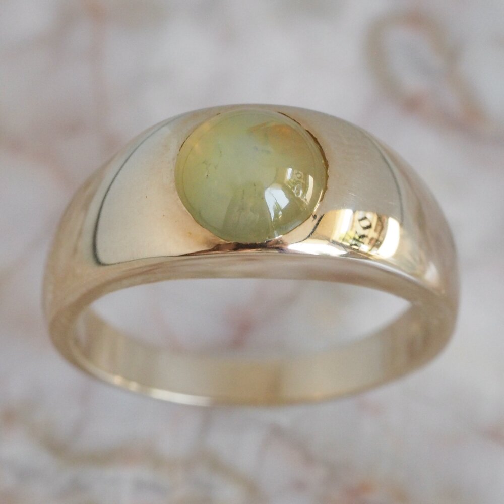 Vintage Modernist 14k Gold Cabochon Cat's Eye Chrysoberyl Ring