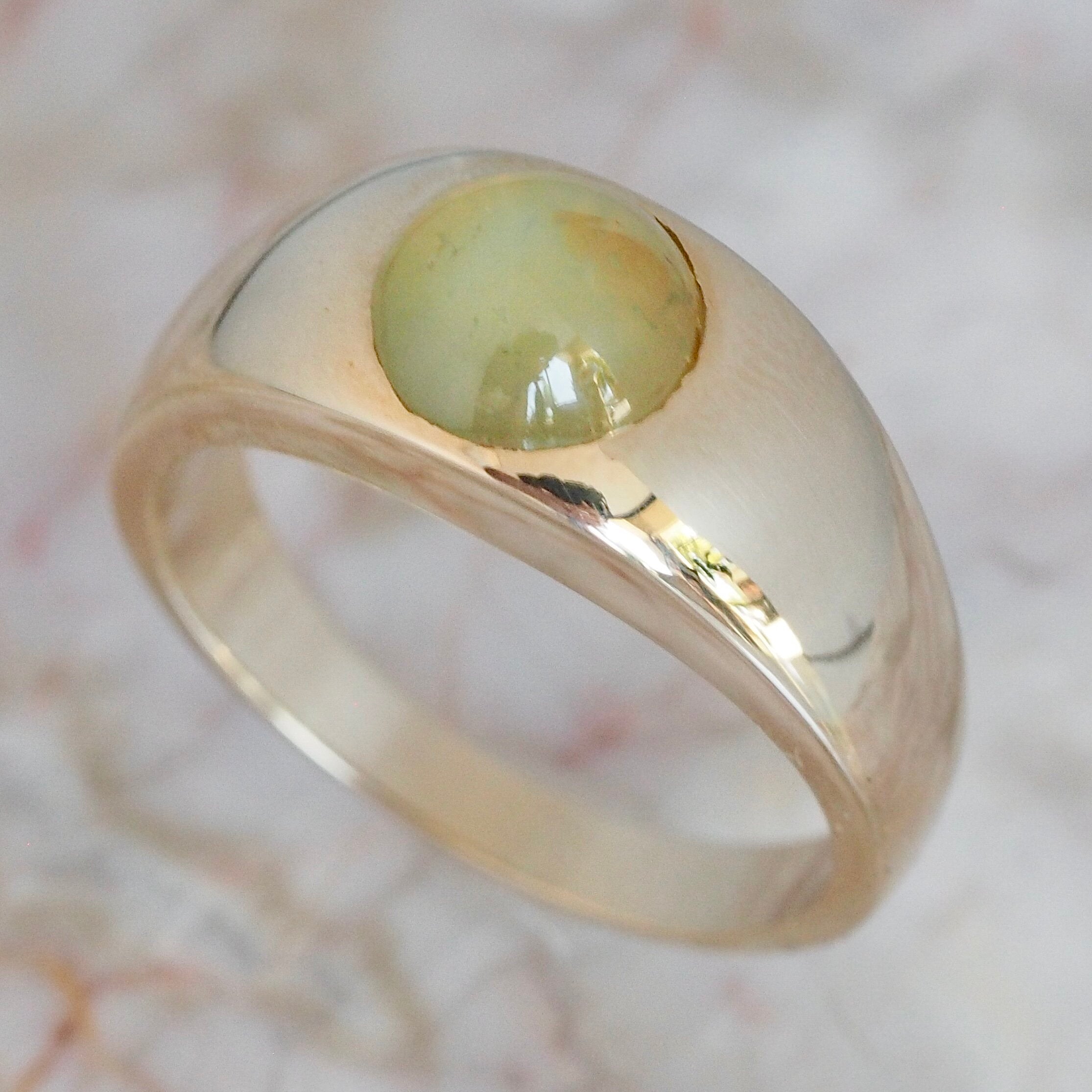Vintage Modernist 14k Gold Cabochon Cat's Eye Chrysoberyl Ring