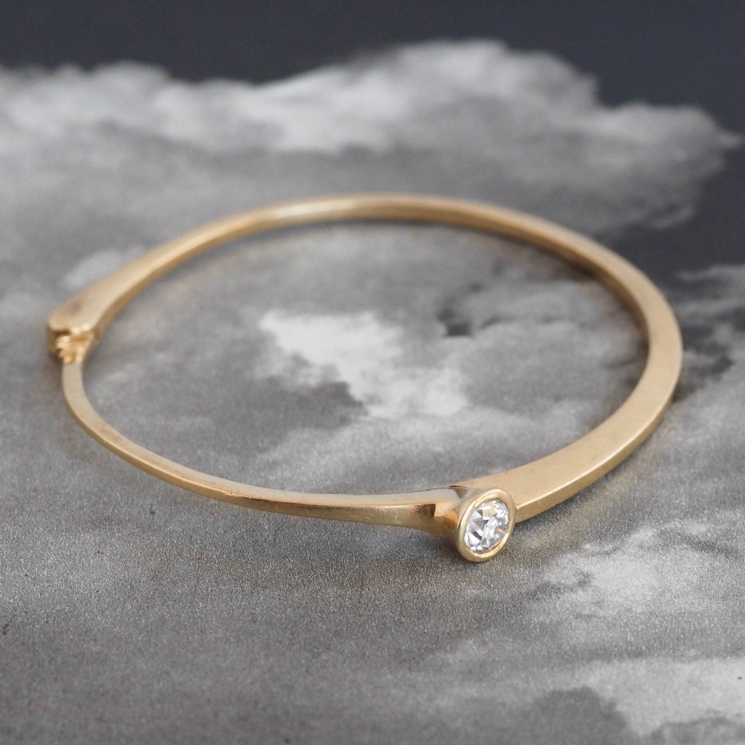 Vintage Modernist 14k Gold Diamond Oval Hinged Bangle