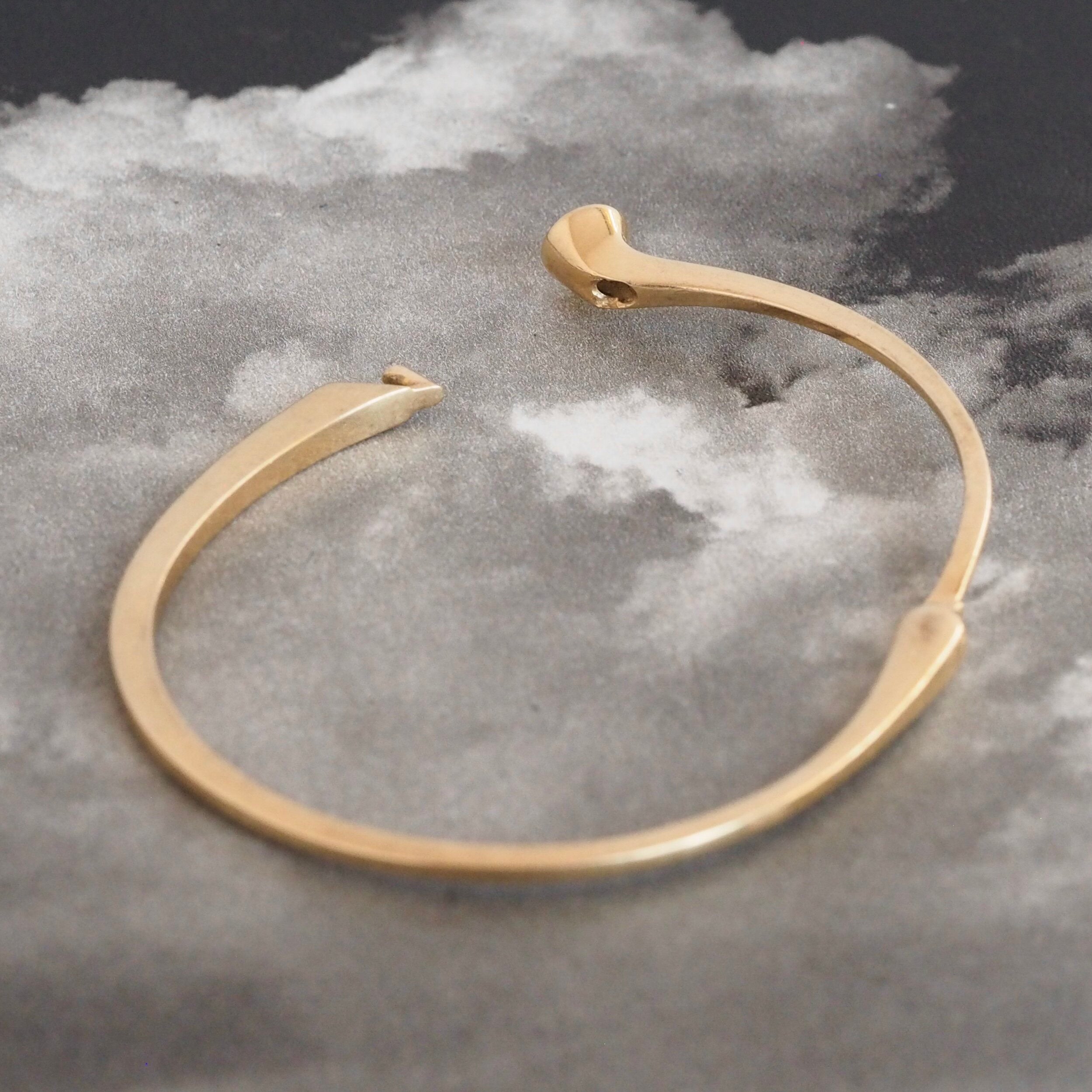Vintage Modernist 14k Gold Diamond Oval Hinged Bangle