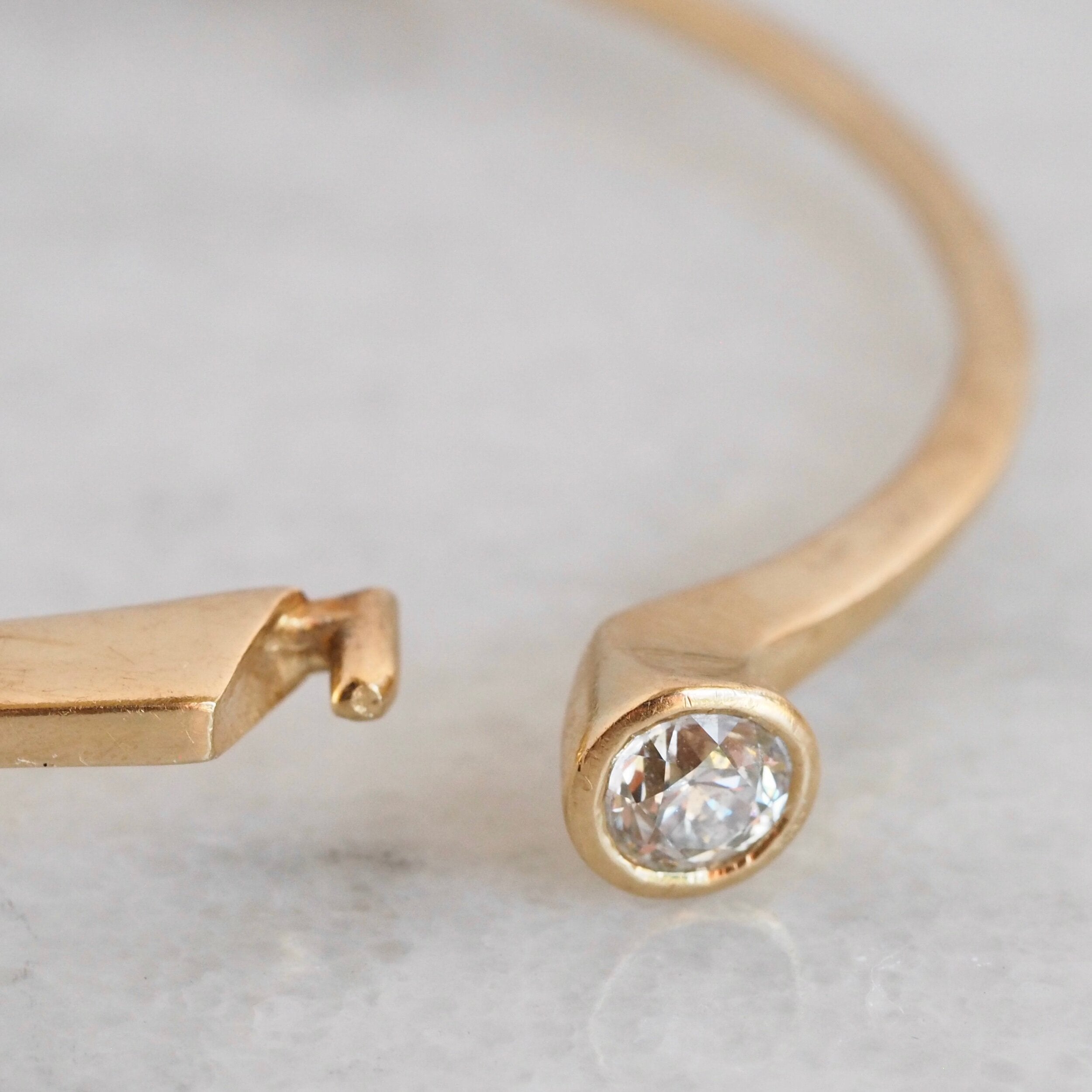 Vintage Modernist 14k Gold Diamond Oval Hinged Bangle