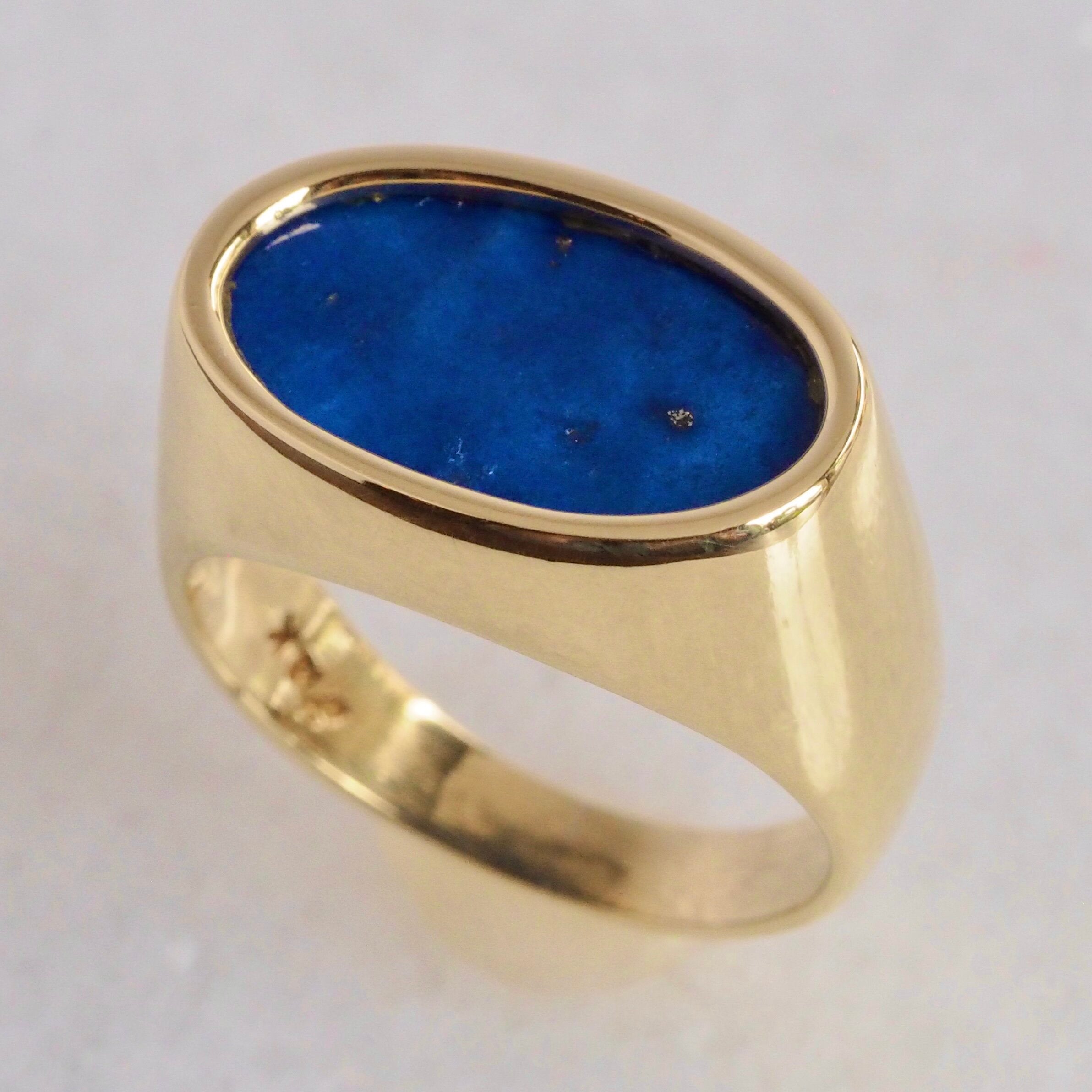 Vintage Modernist 18k Gold Lapis Ring