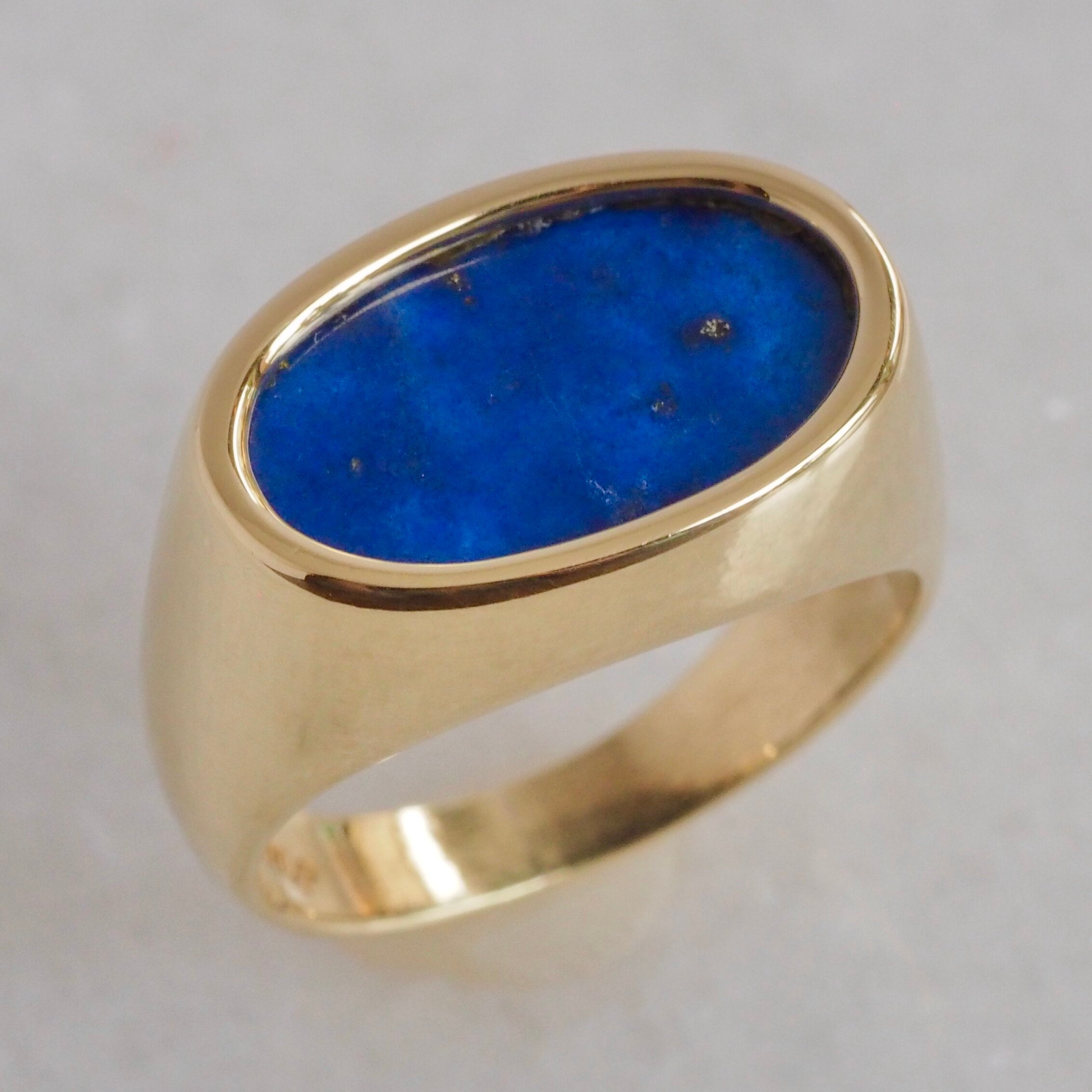 Vintage Modernist 18k Gold Lapis Ring