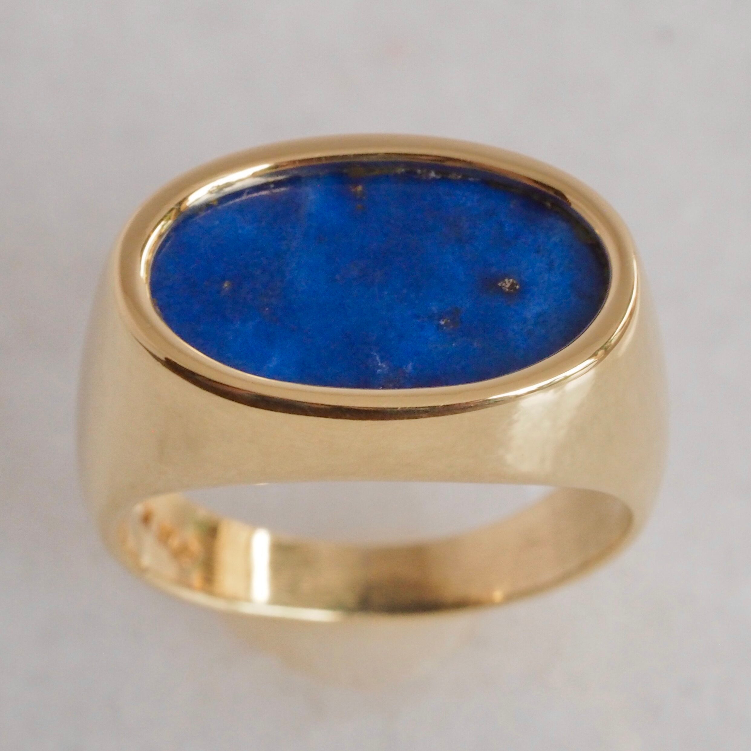 Vintage Modernist 18k Gold Lapis Ring