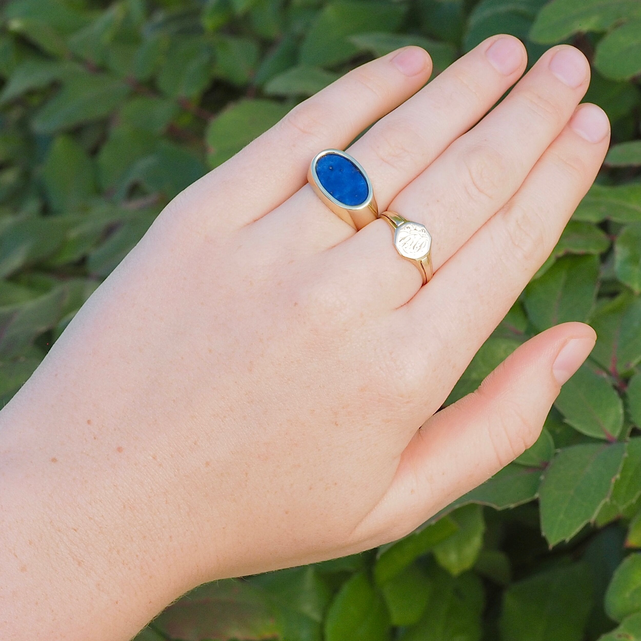 Vintage Modernist 18k Gold Lapis Ring
