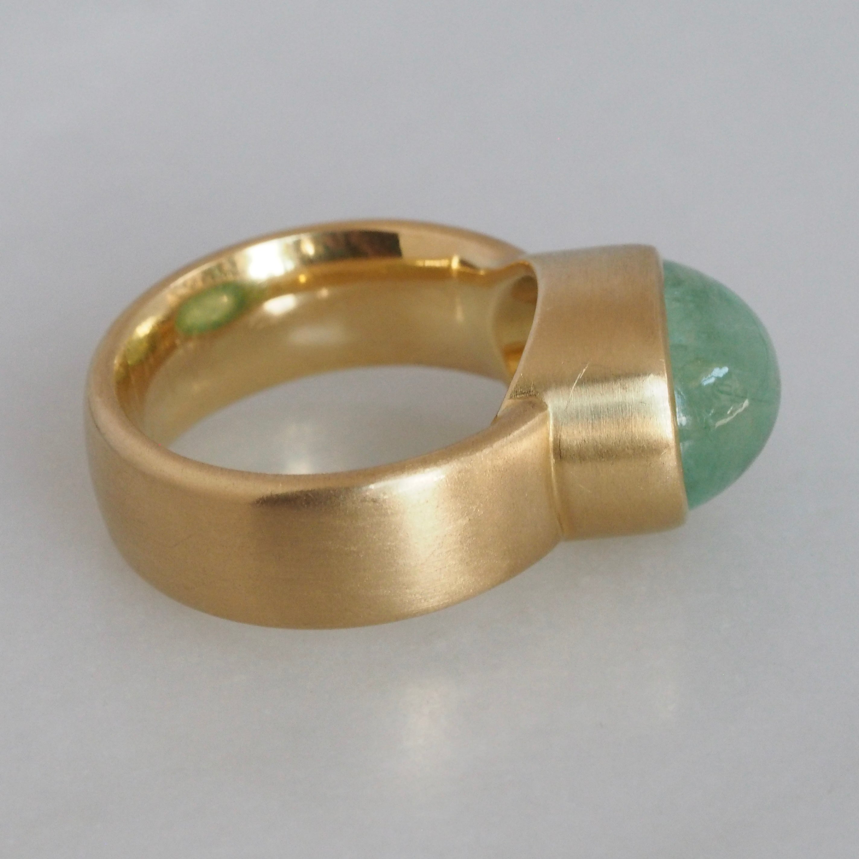 Vintage 18k Gold Green Beryl Ring