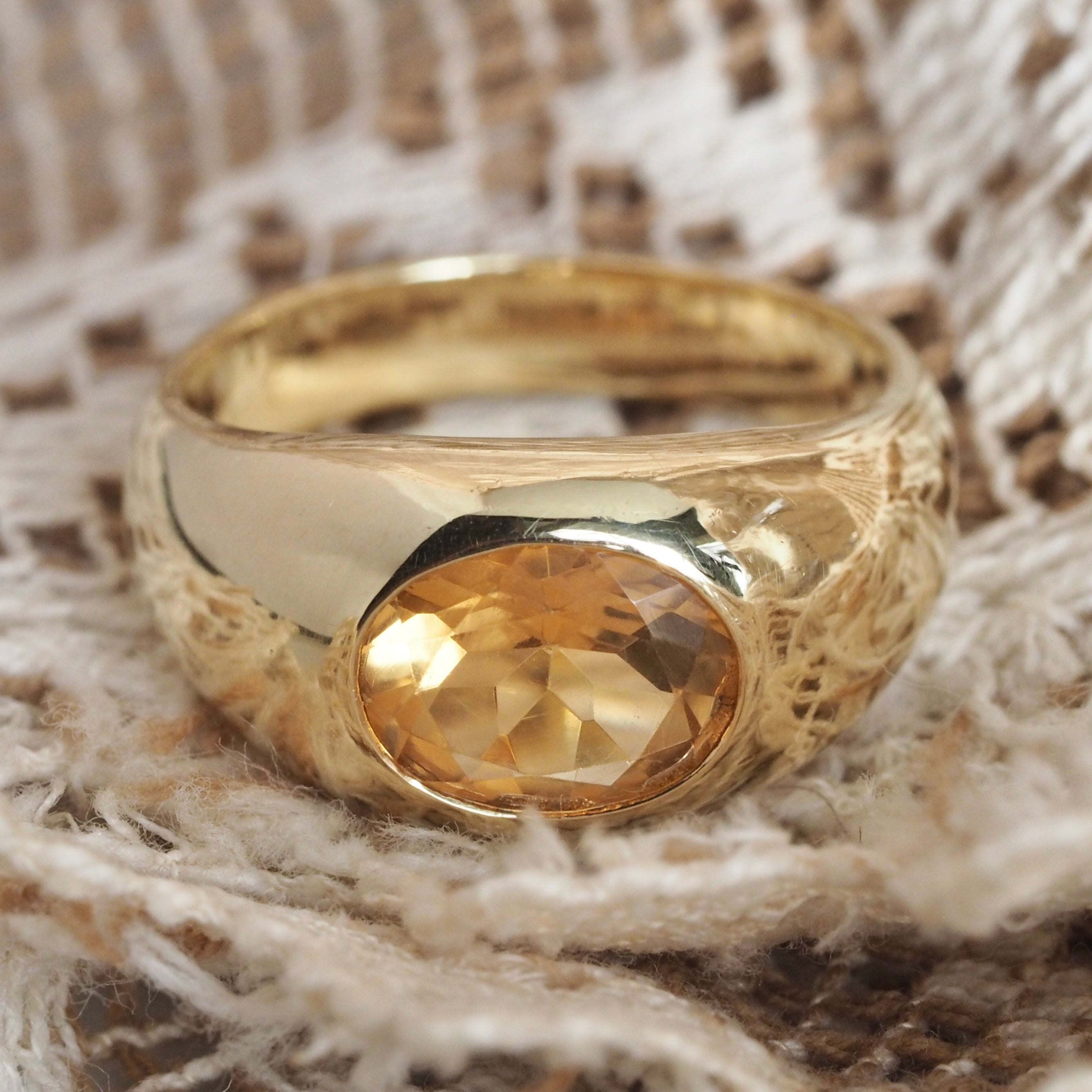 Mid-Century Modern 18k Gold Citrine Dome Signet Ring