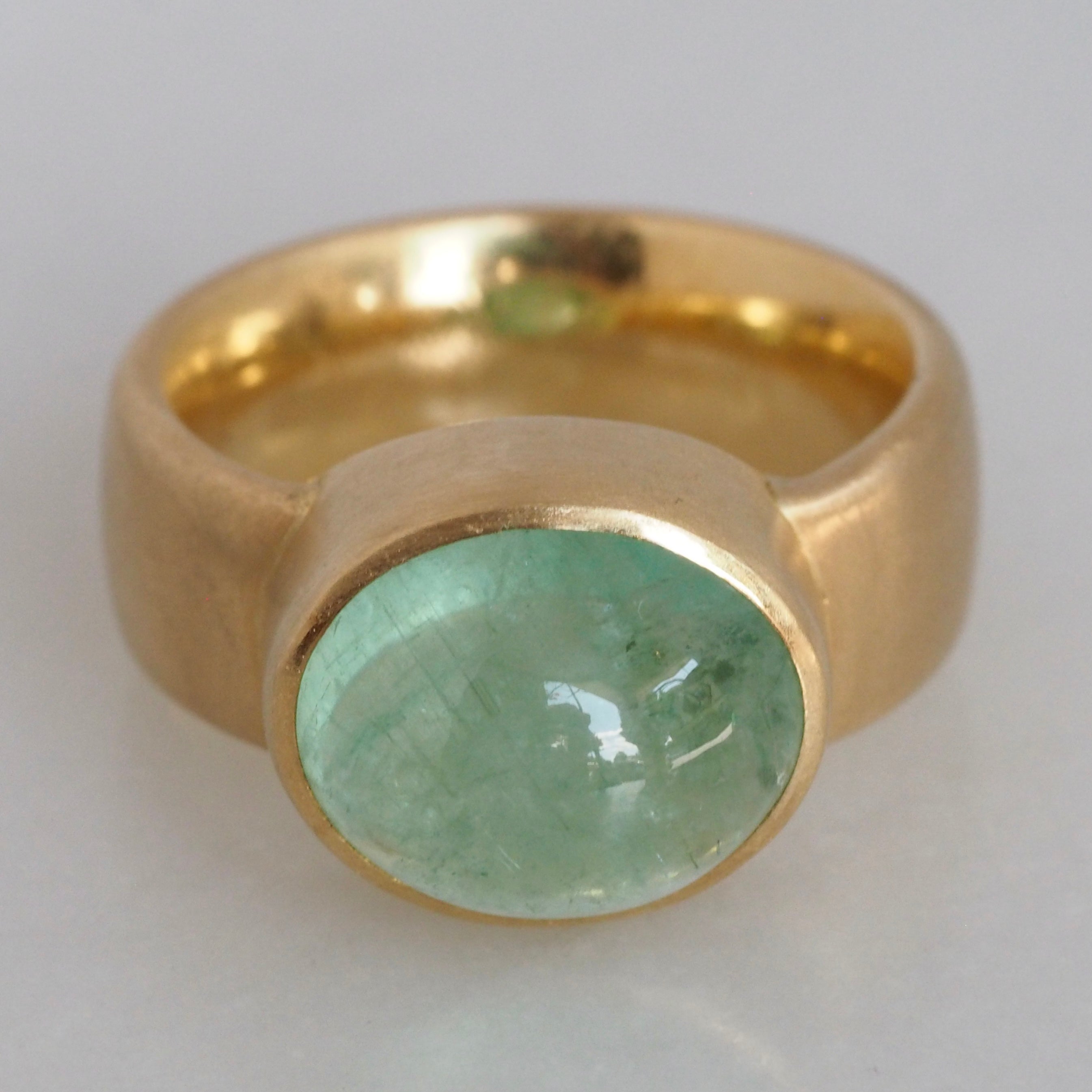 Vintage 18k Gold Green Beryl Ring