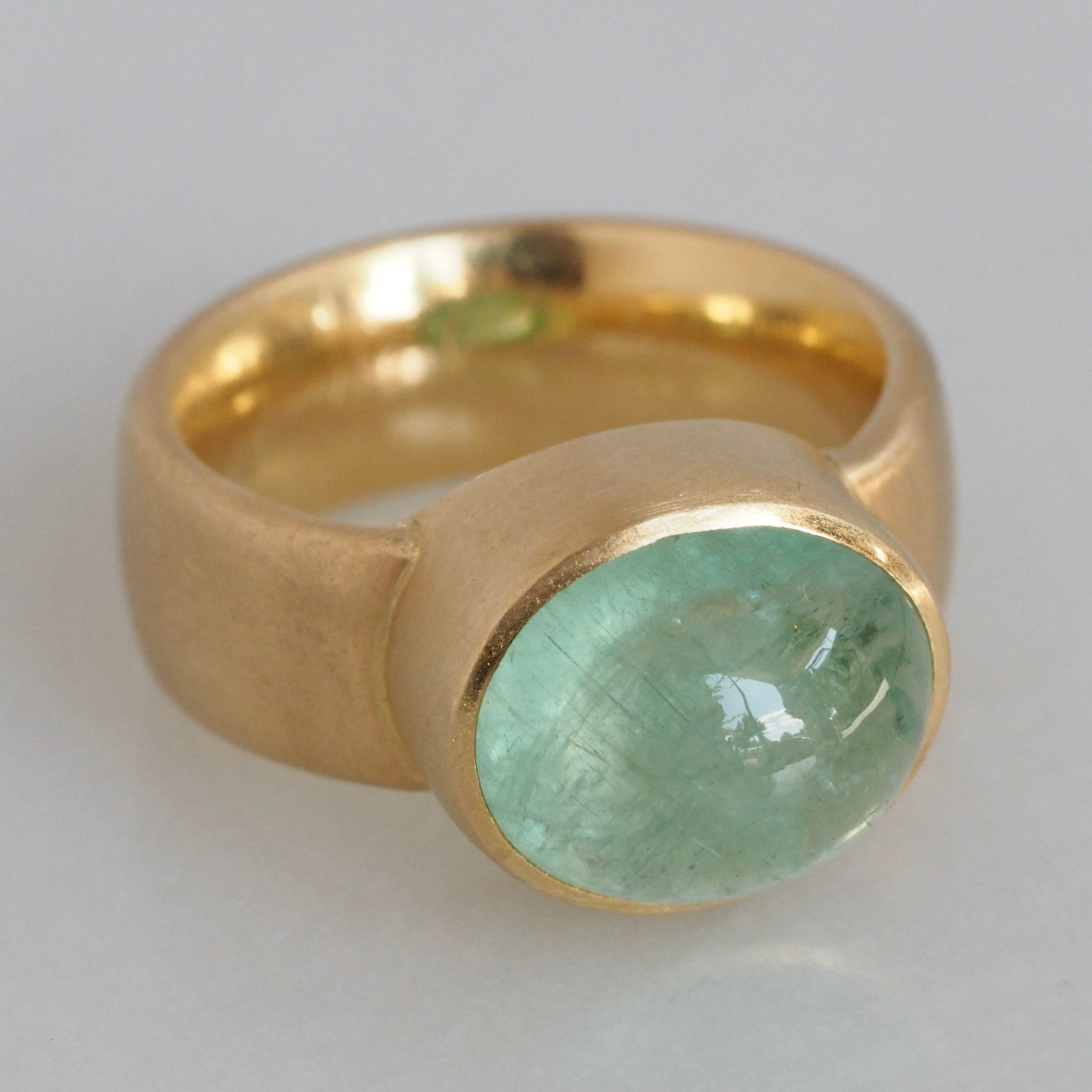 Vintage 18k Gold Green Beryl Ring