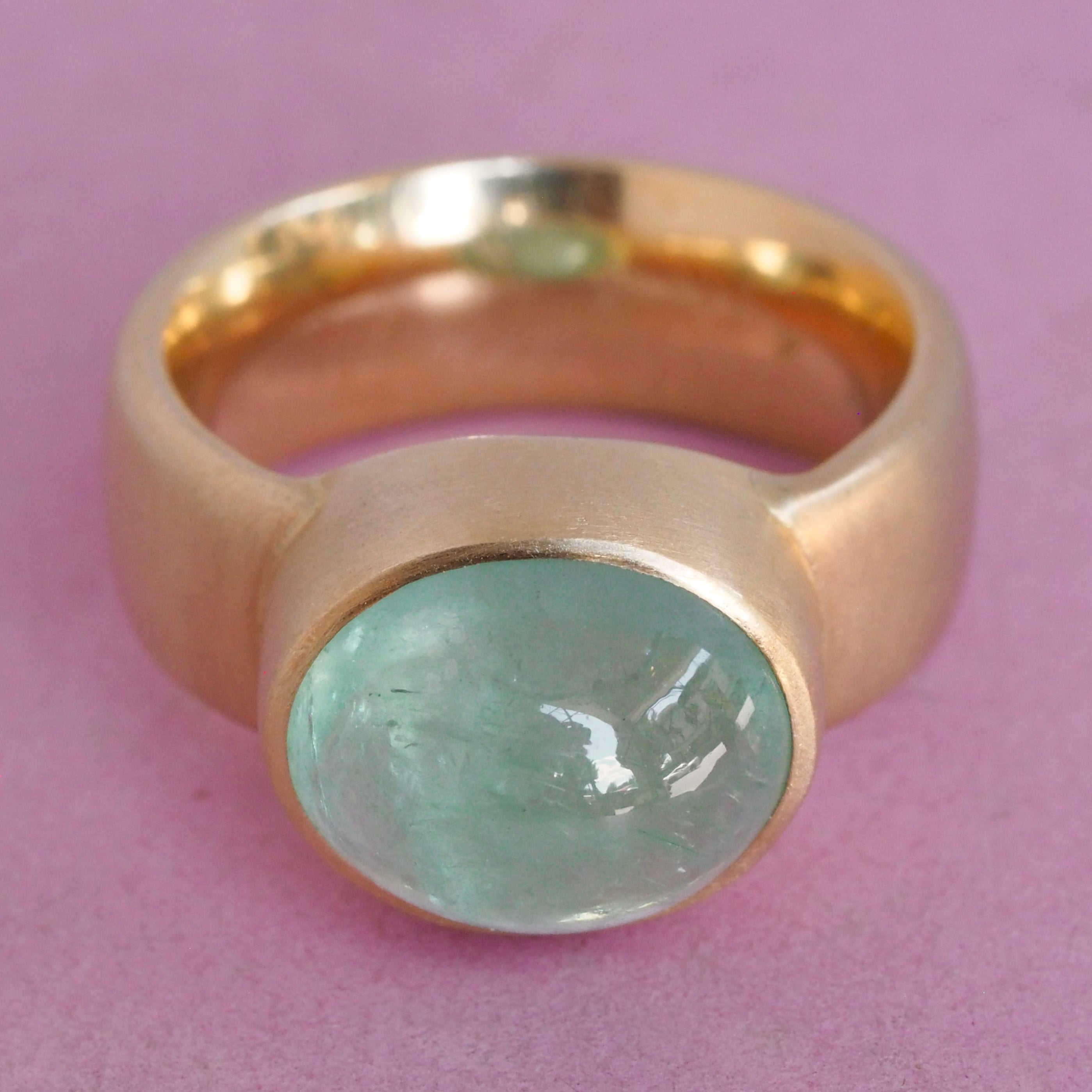Vintage 18k Gold Green Beryl Ring