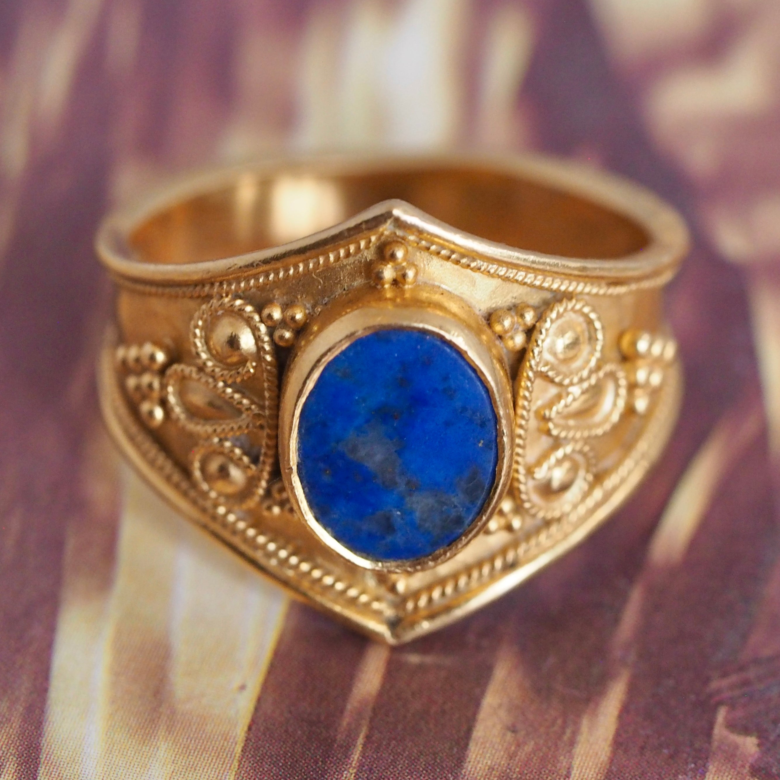 Vintage Greek 22k Gold Lapis Ring