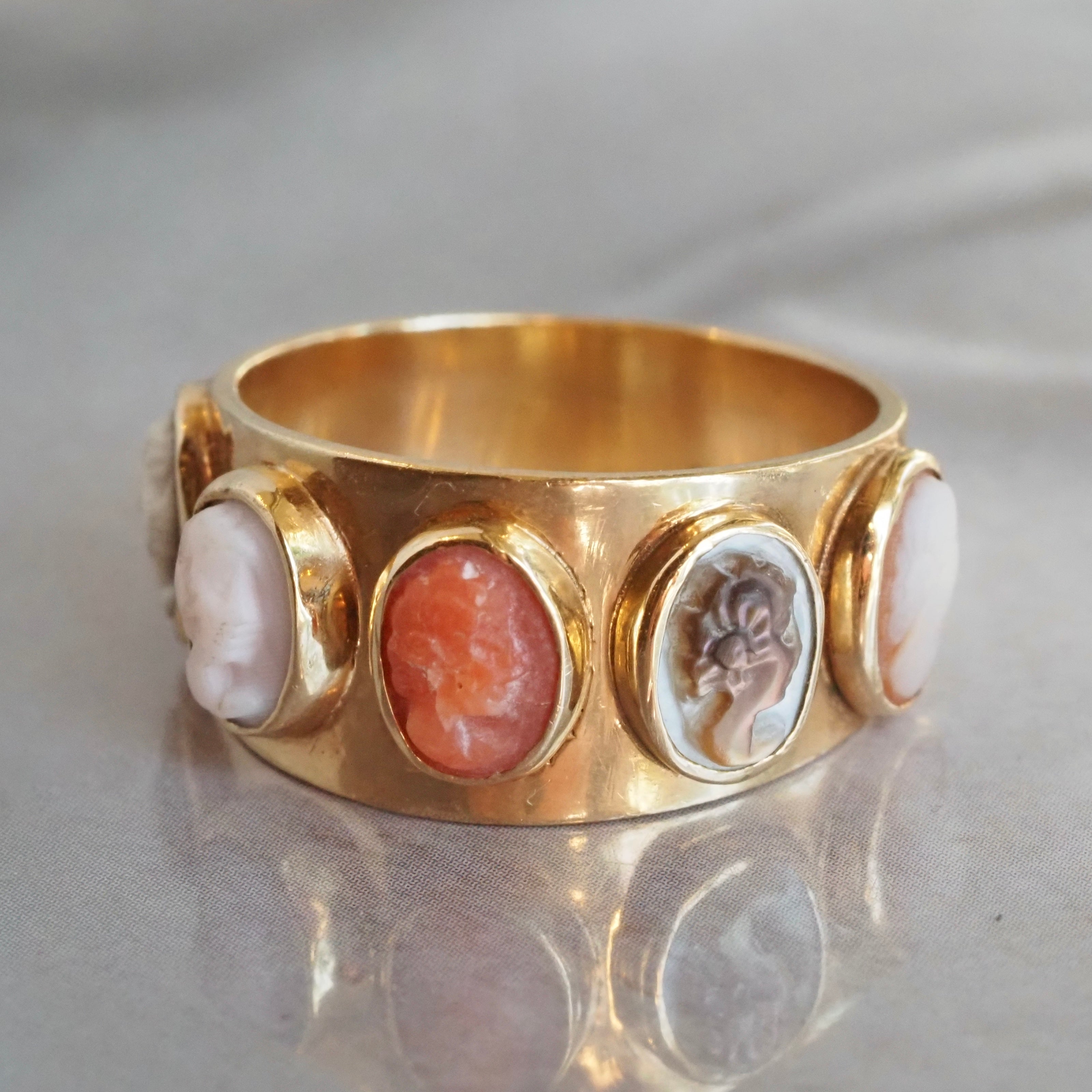 Vintage Cameo Coral Mother of Pearl and Shell 14k Gold Ring