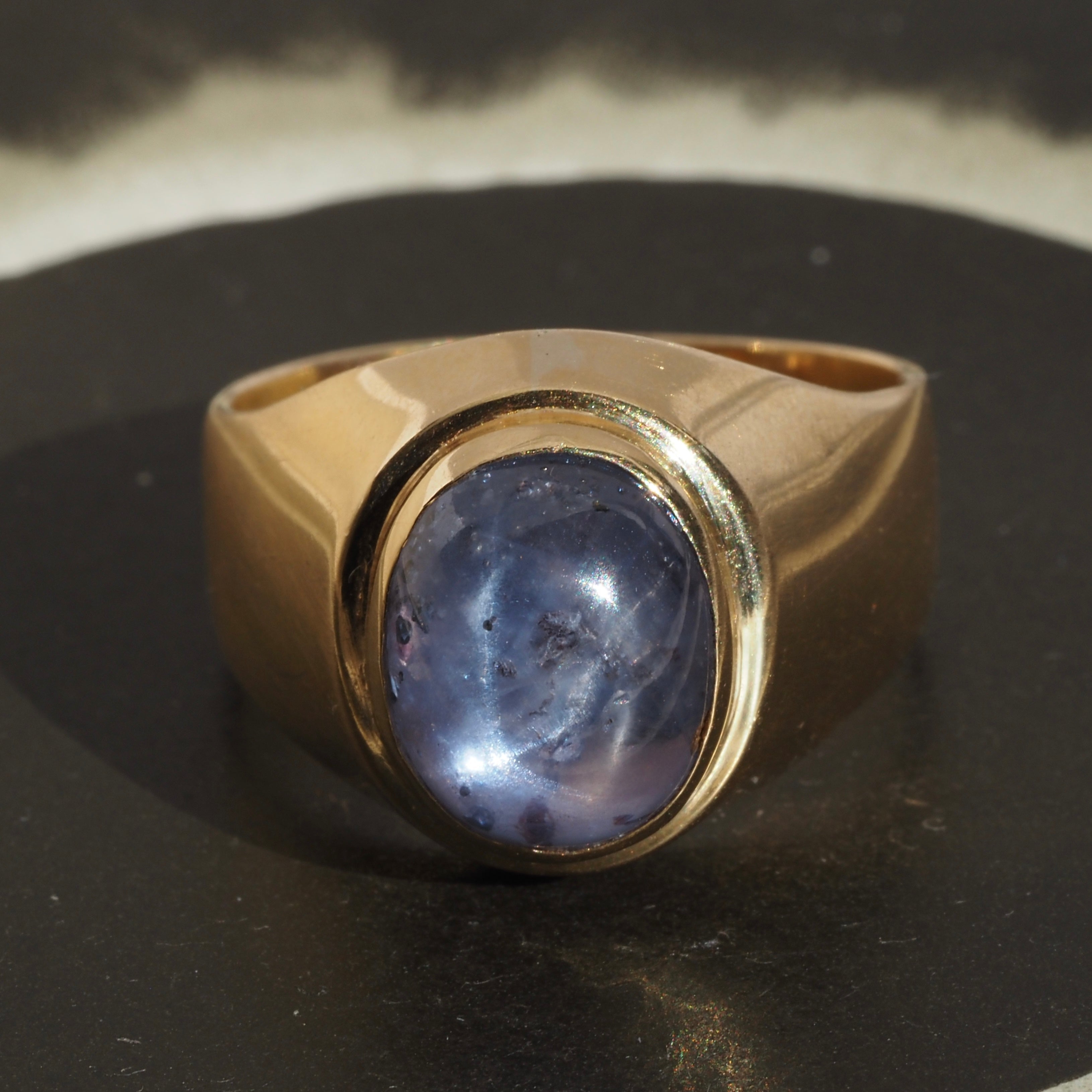 Vintage Natural Star Sapphire Cabochon 18k Gold Ring