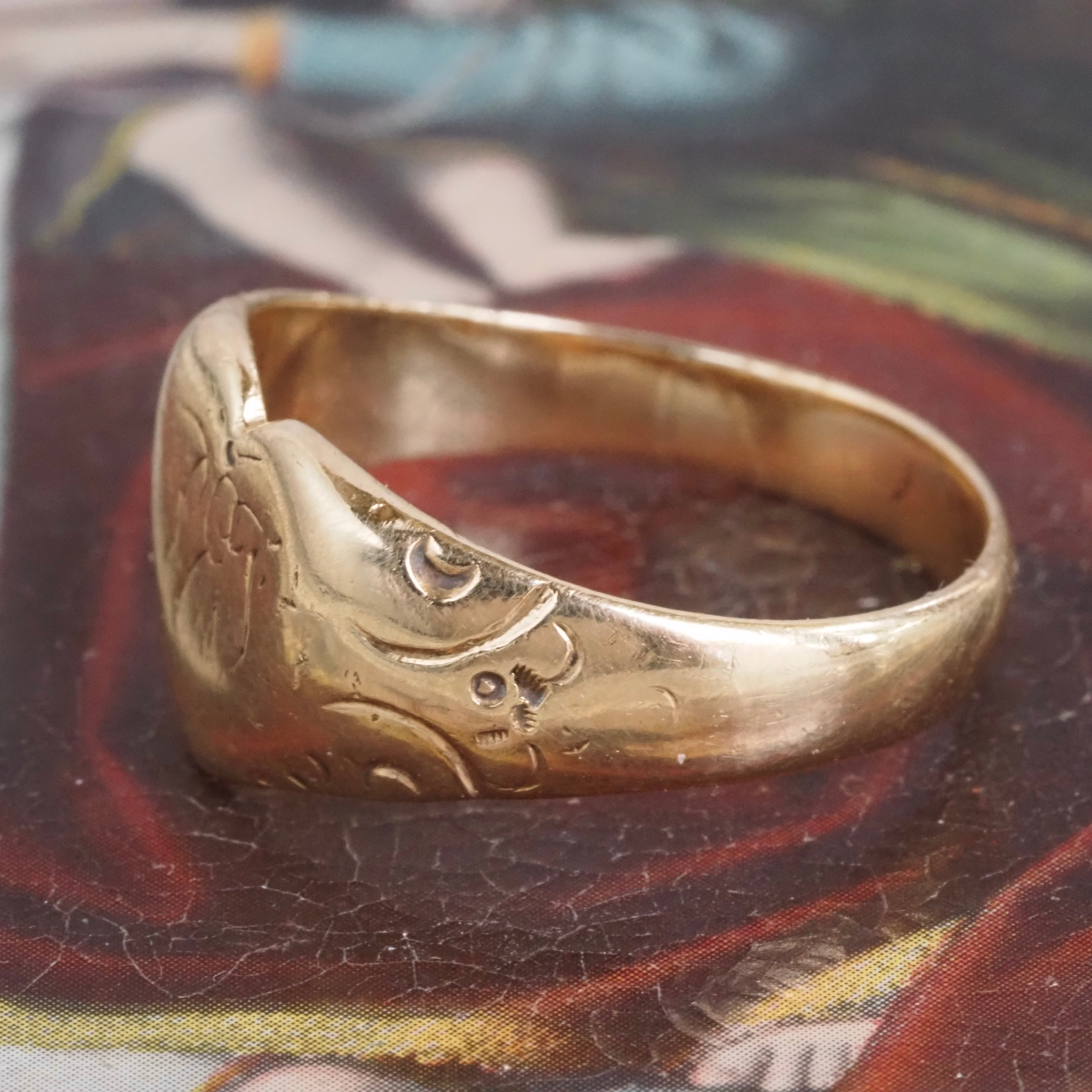 Antique c. 1927 14k Gold Heart Engraved Signet Ring
