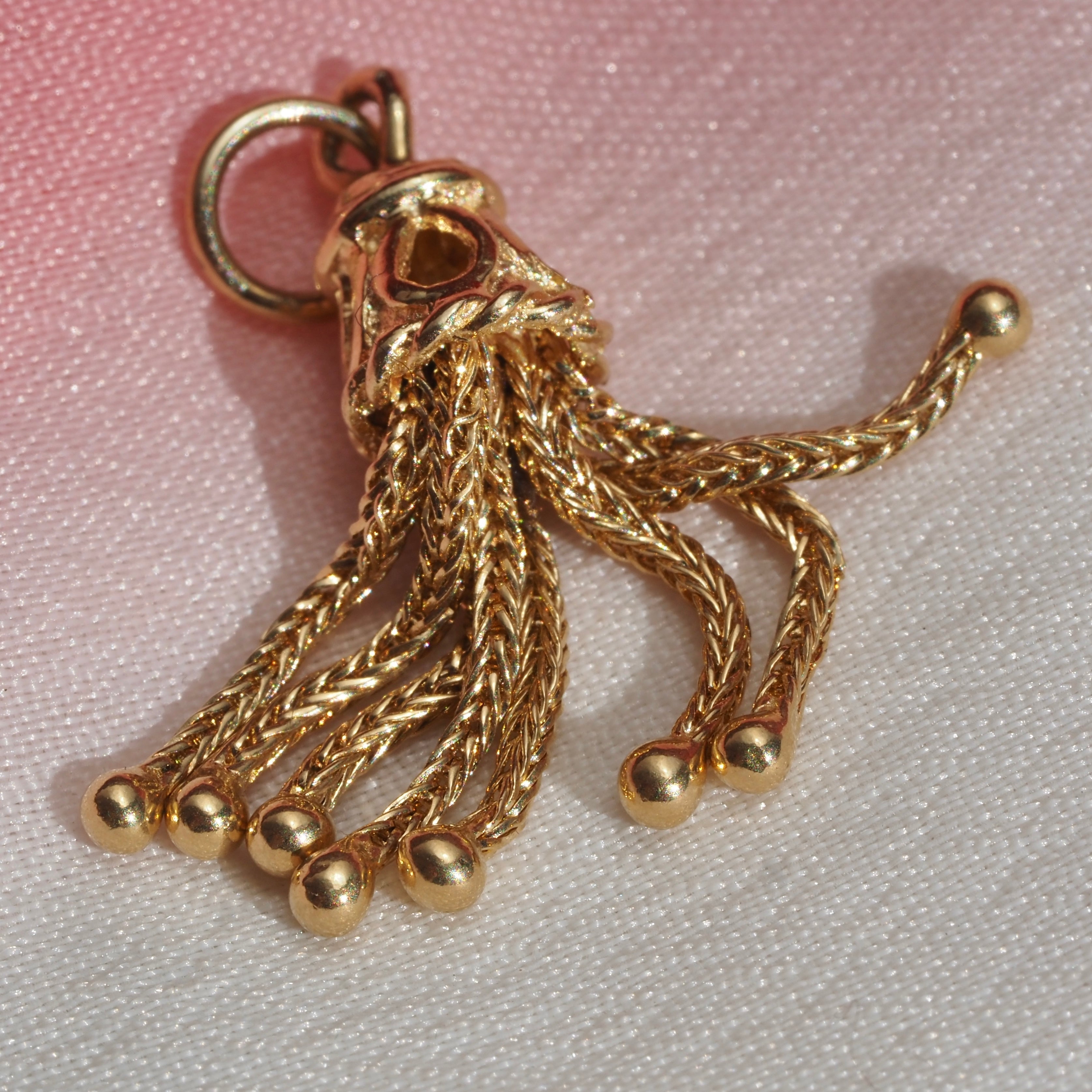 Vintage 14k Gold Tassel Pendant