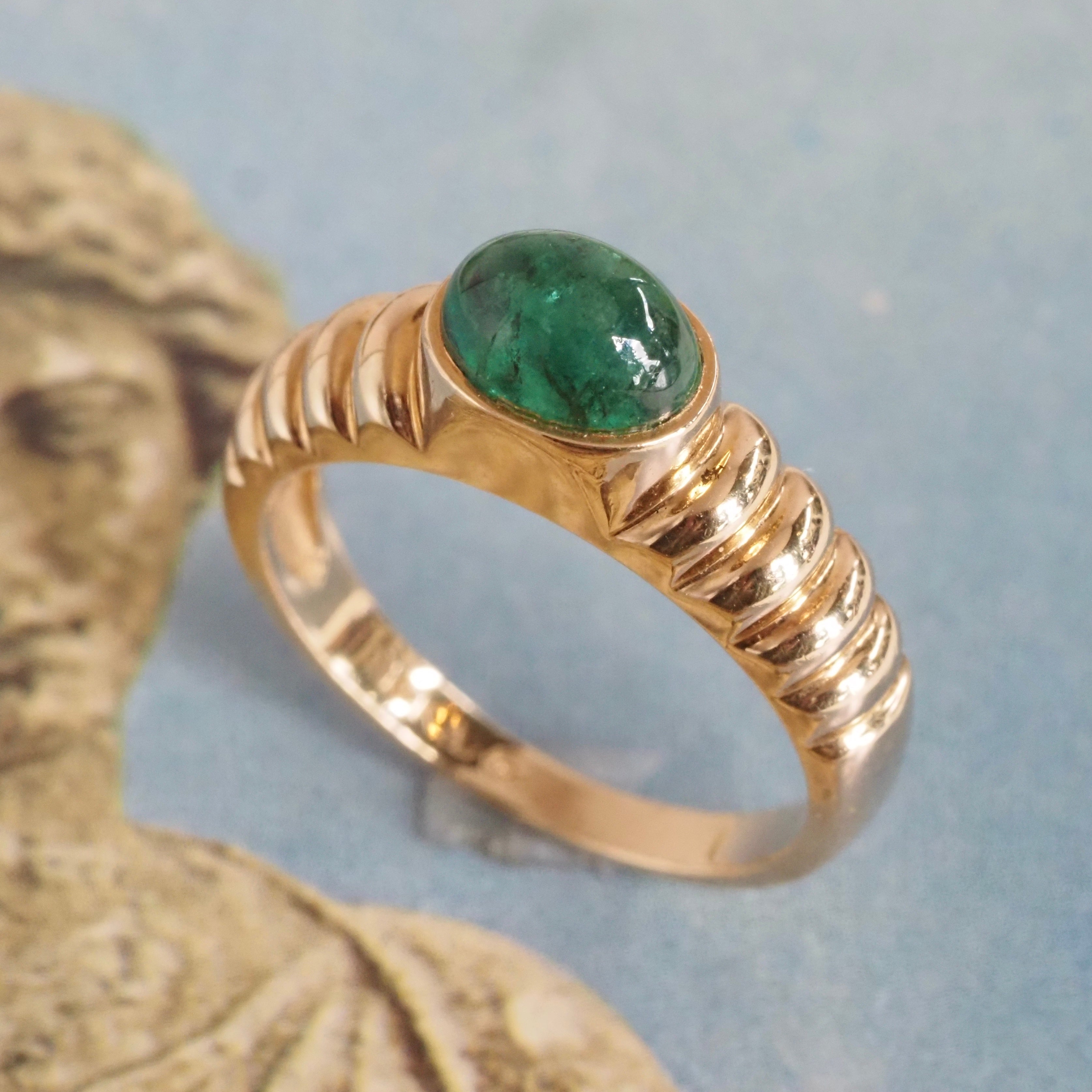 Vintage Bezel Set Cabochon Emerald Ridged 14k Gold Ring