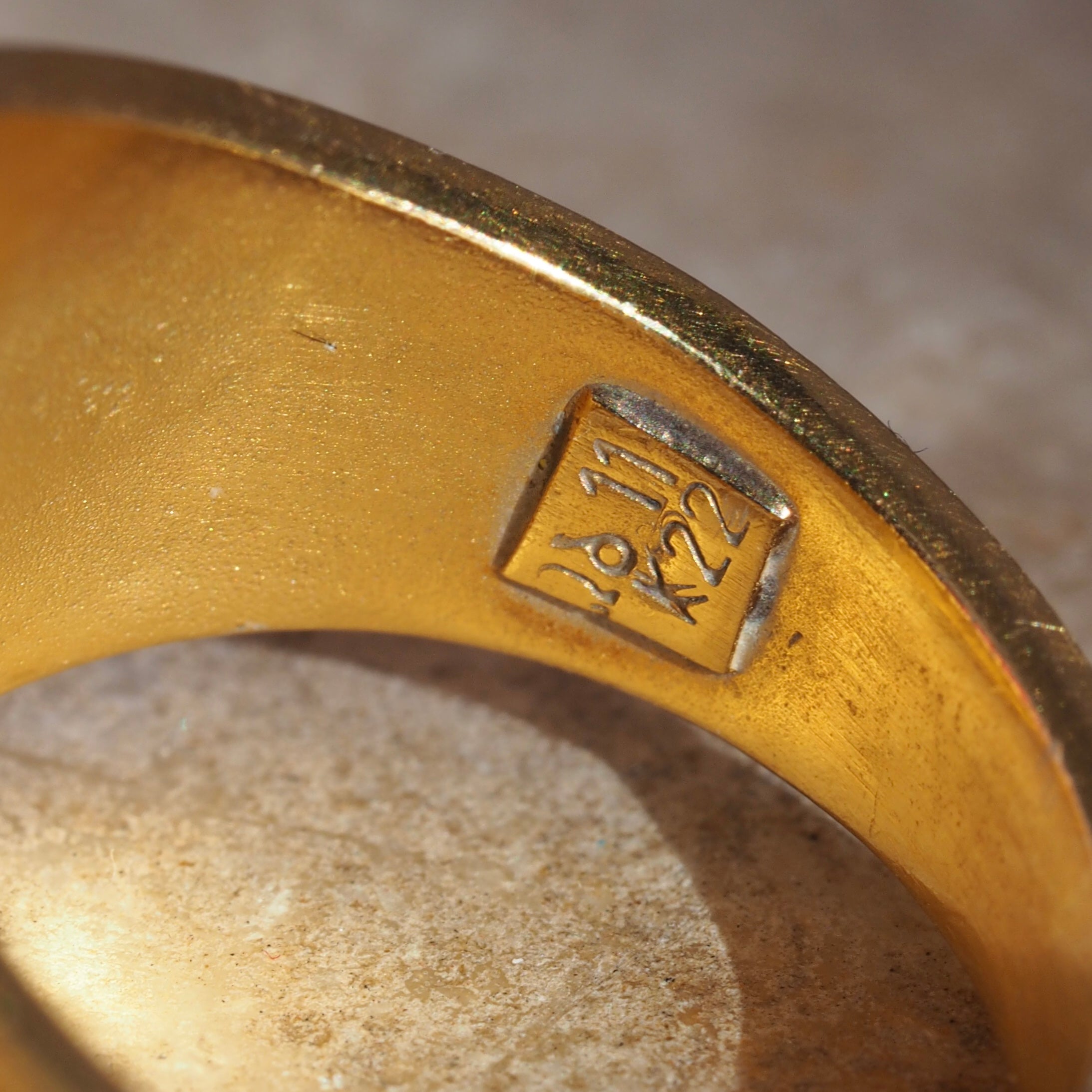 Vintage Greek 22k Gold Lapis Ring