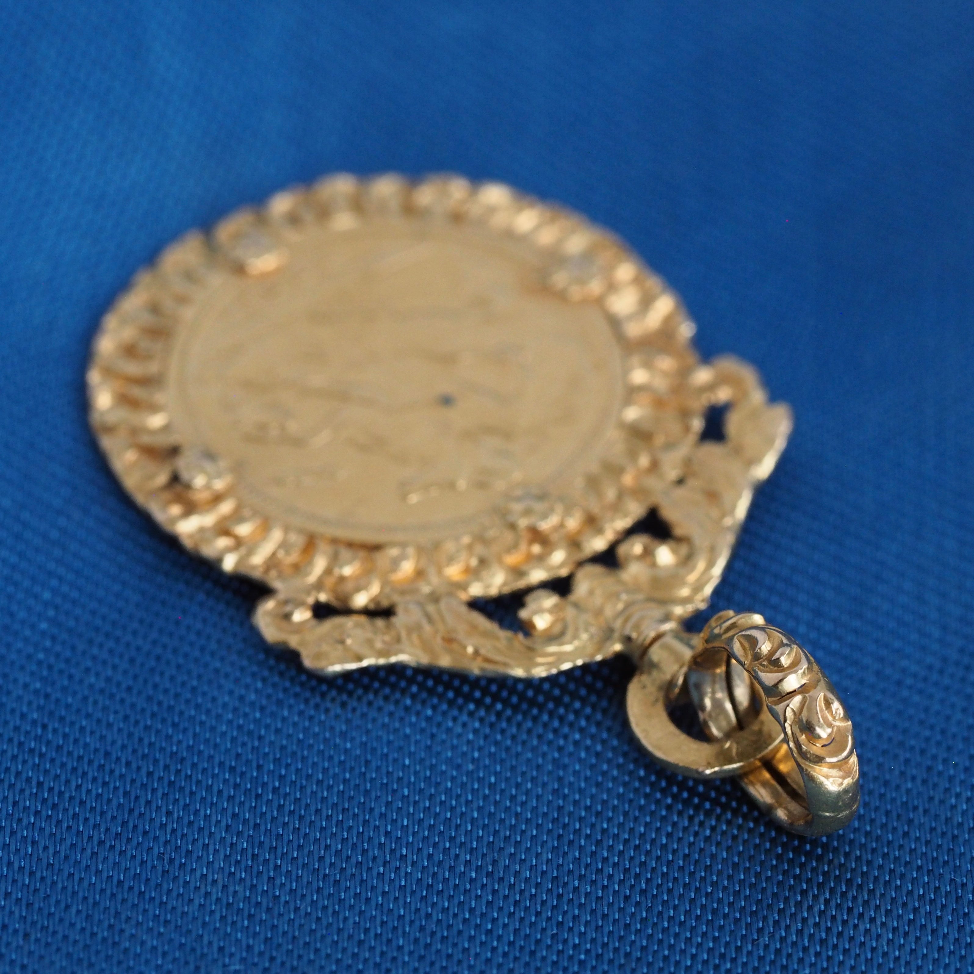 Antique Portuguese 22k Gold Queen Victoria Sovereign Coin Pendant c. 1895