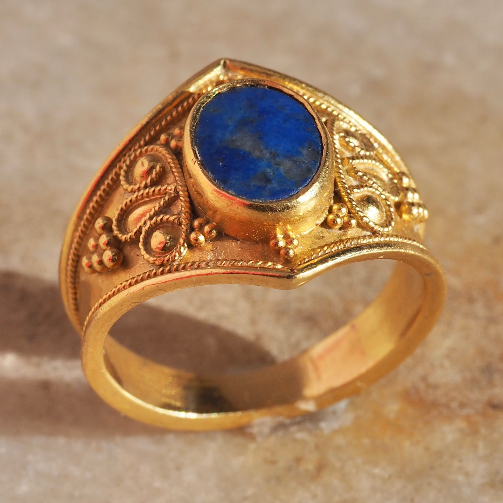 Vintage Greek 22k Gold Lapis Ring