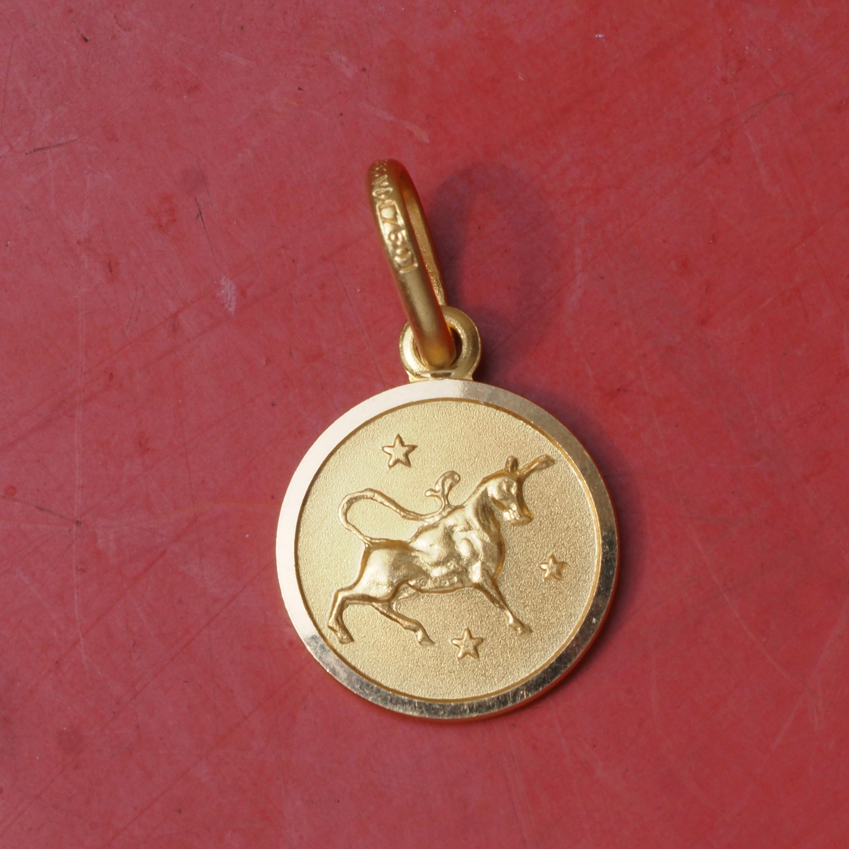 Vintage Italian Taurus 18k Gold Charm Pendant