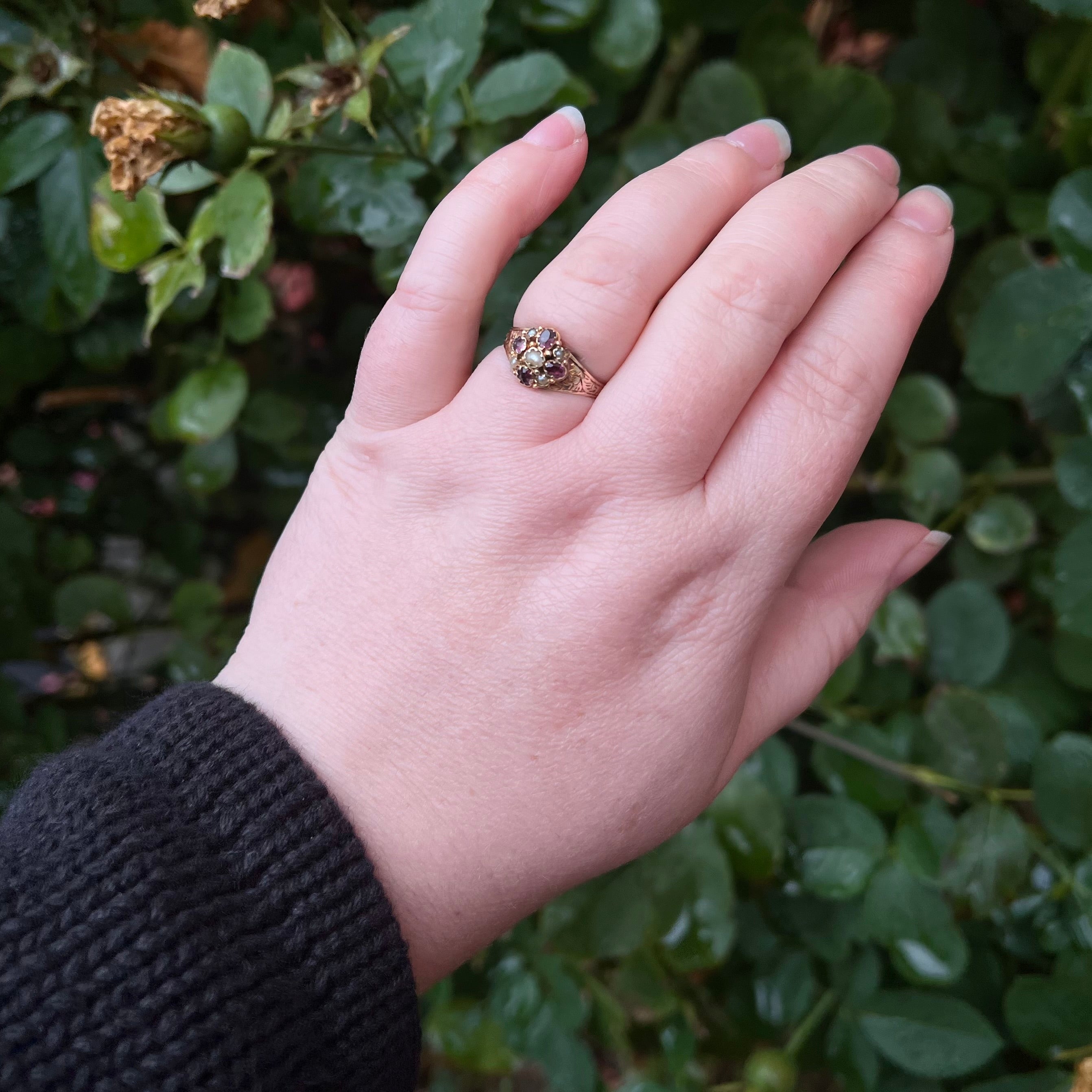 Antique Victorian c. 1871 English 9k Gold Garnet & Seed Pearl Ring