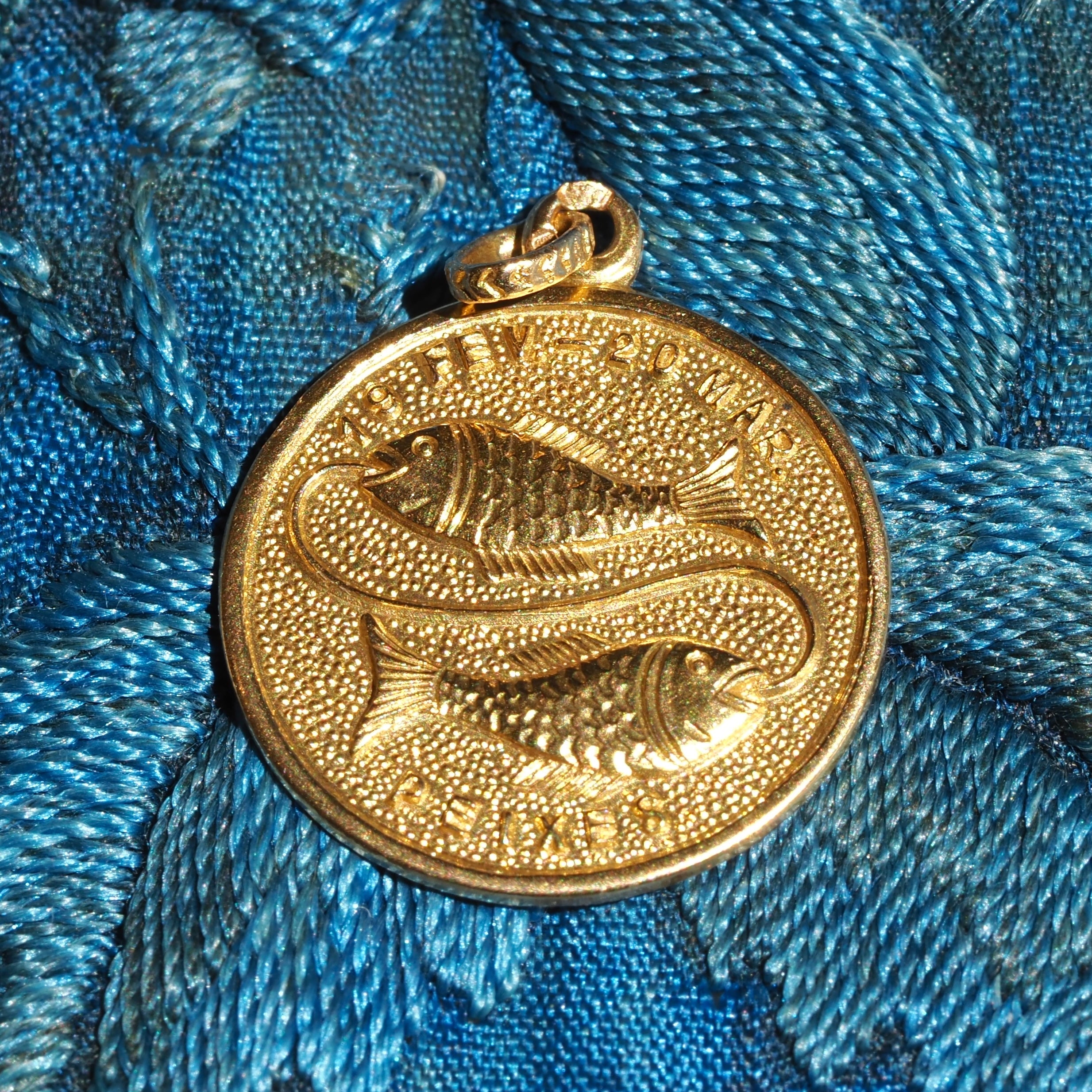 Vintage Portuguese 19k Gold Pisces Pendant