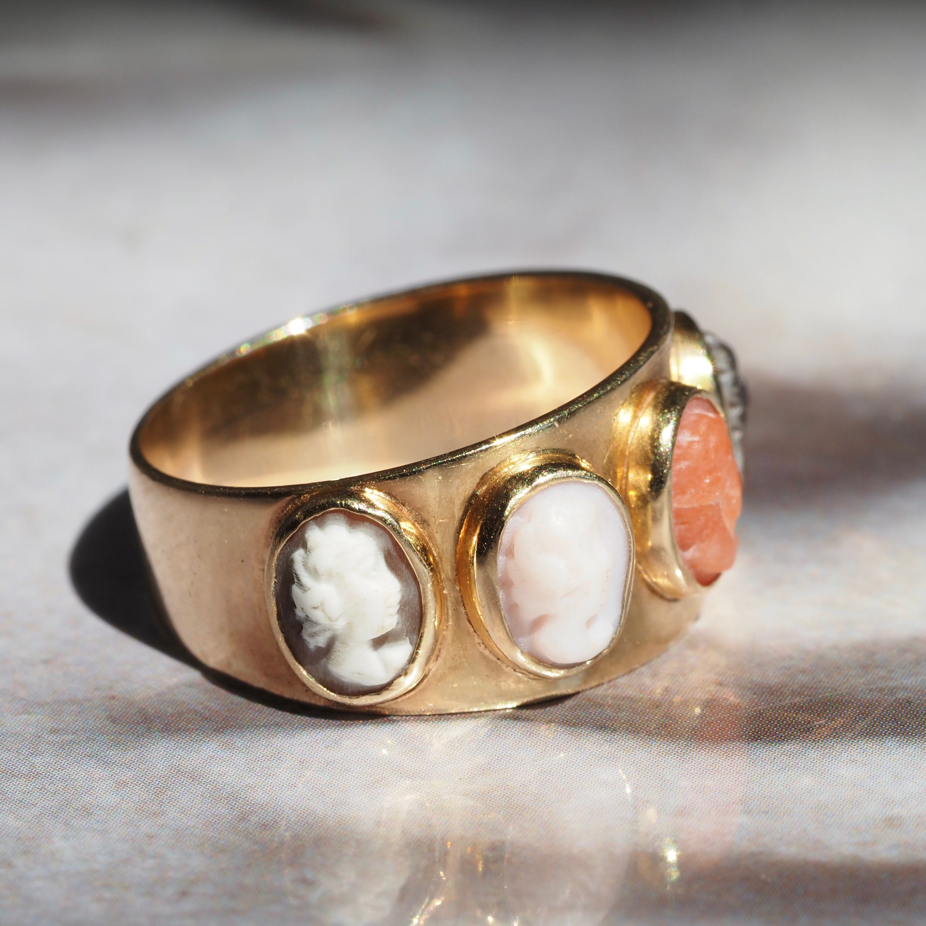 Vintage Cameo Coral Mother of Pearl and Shell 14k Gold Ring