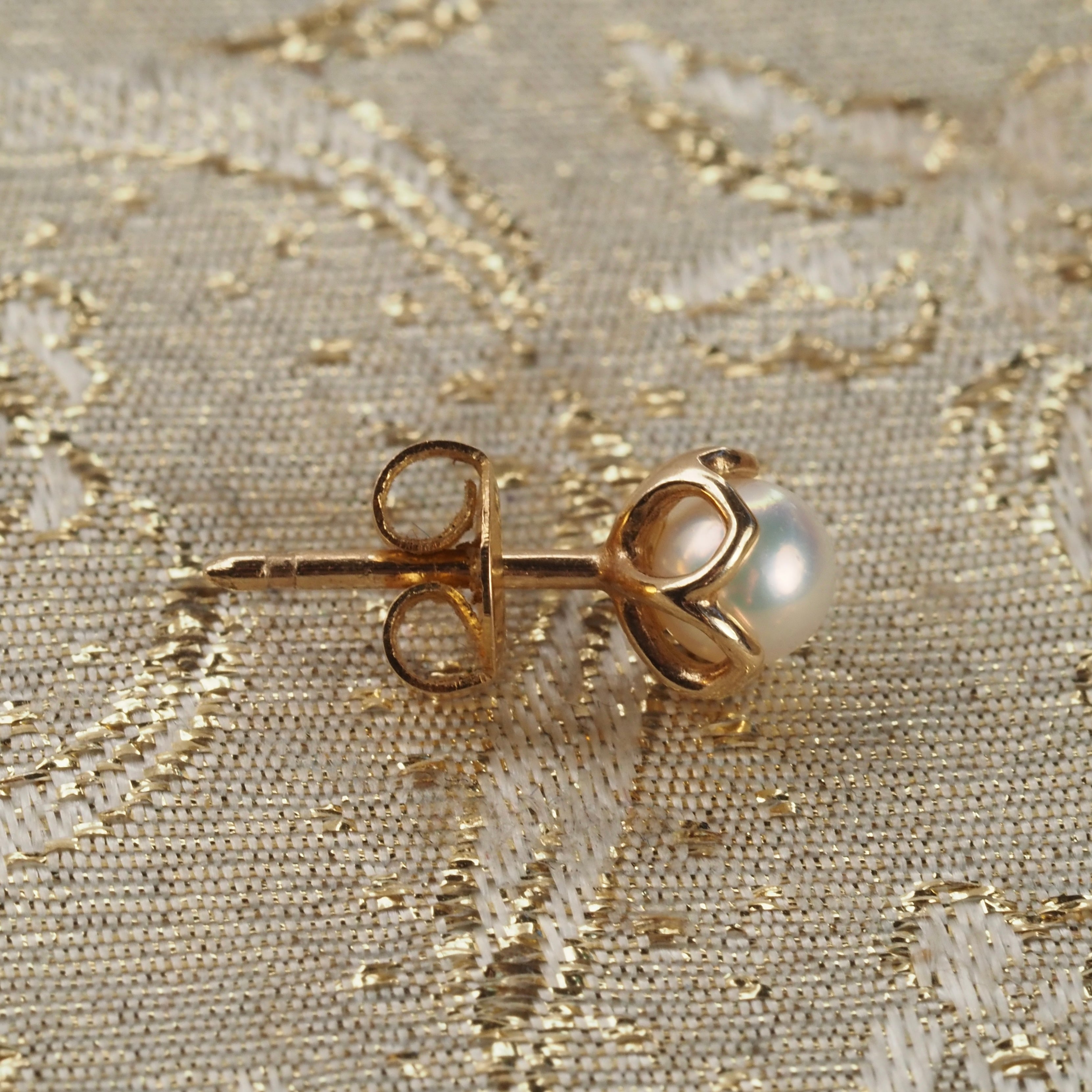 Vintage Pearl 14k Gold Stud Earrings