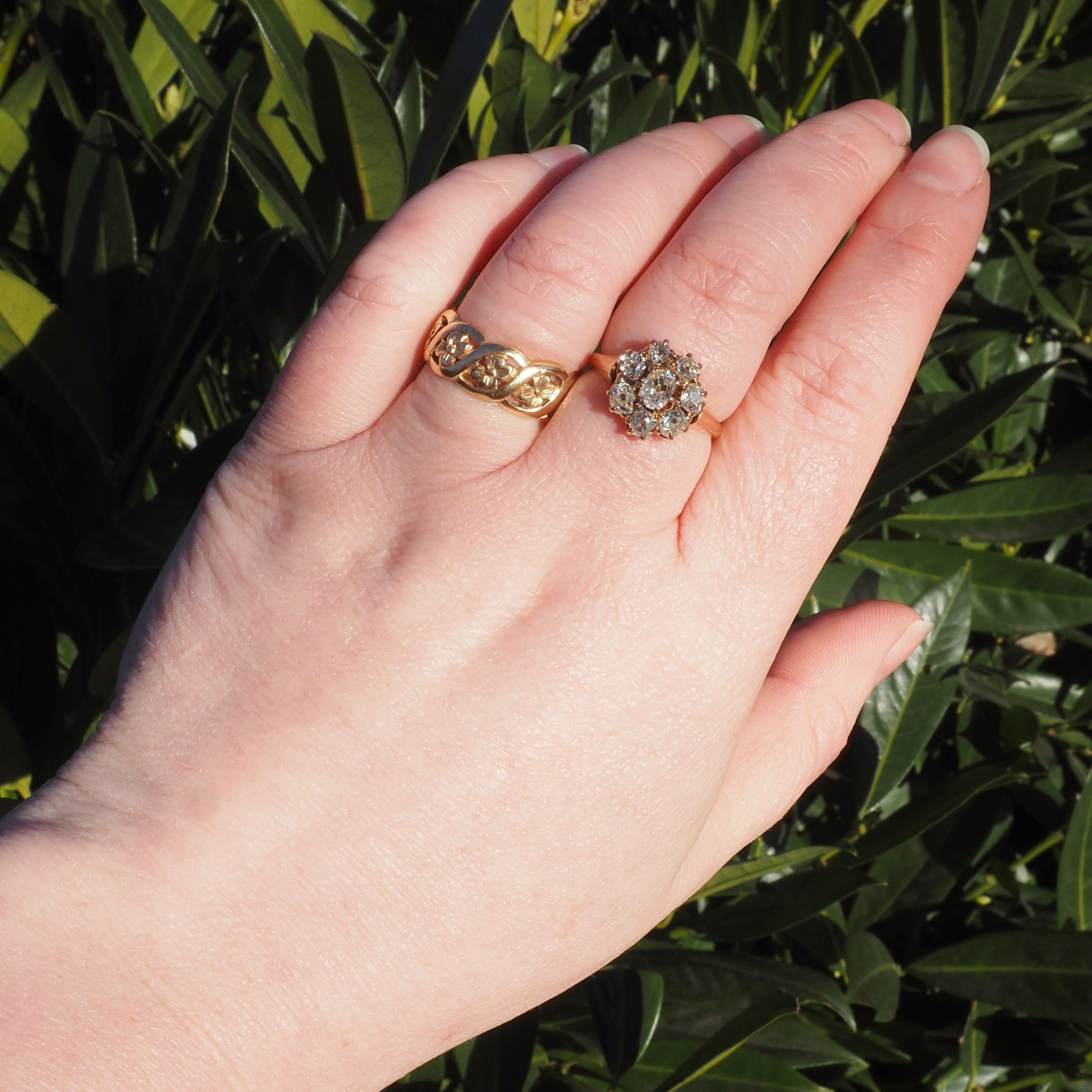 Vintage Art Carved Floral 14k Gold Band