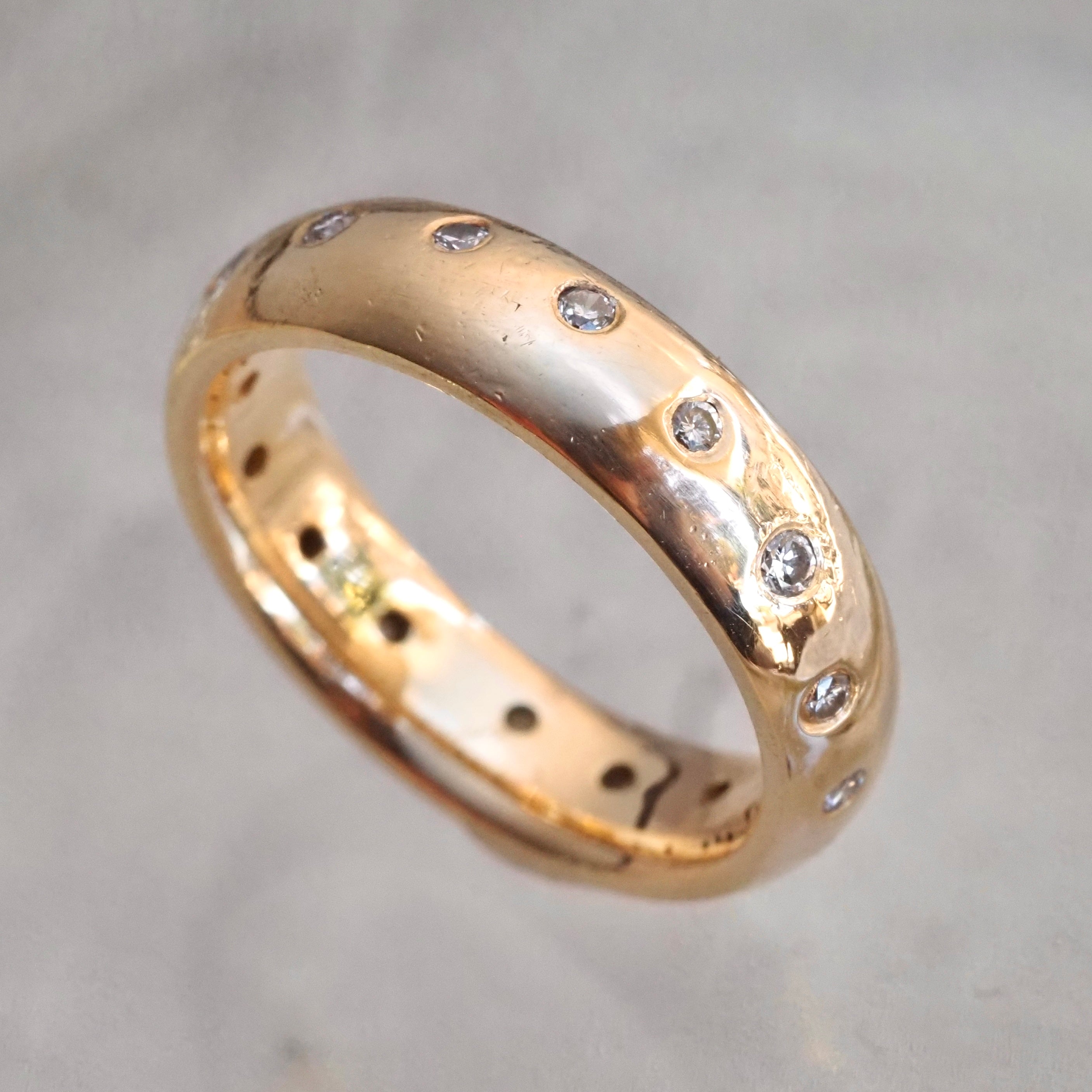 Vintage Meandering Diamonds 14k Gold Comfort Fit Band
